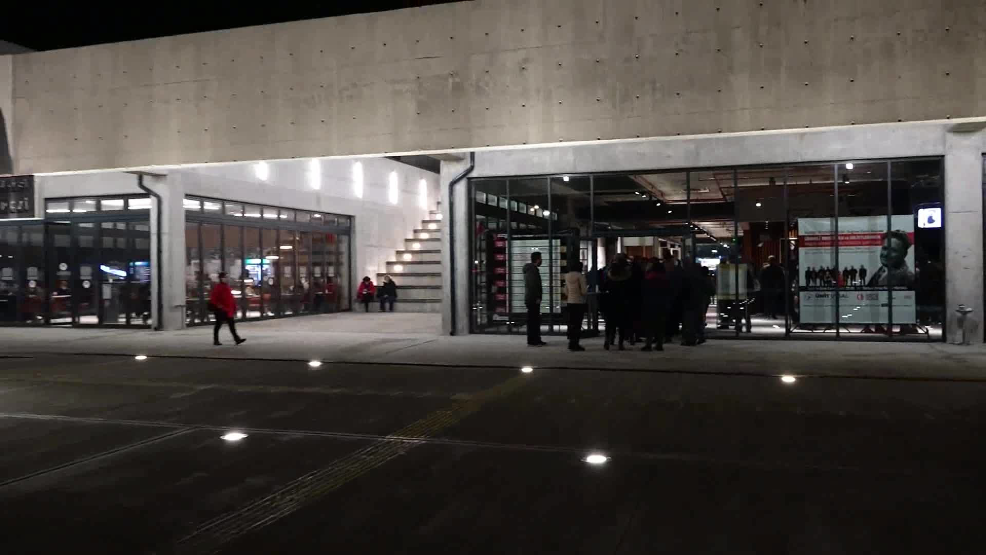 MURATPAŞA BELEDİYESİ'NİN 14 ŞUBAT KONSERİNDE SÜRPRİZ EVLENME TEKLİFİ