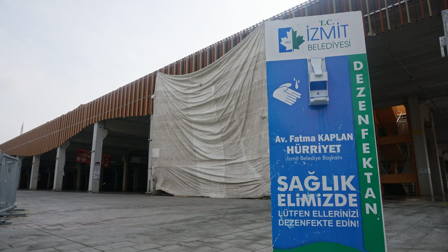 İZMİT, CUMA NAMAZINA HAZIR