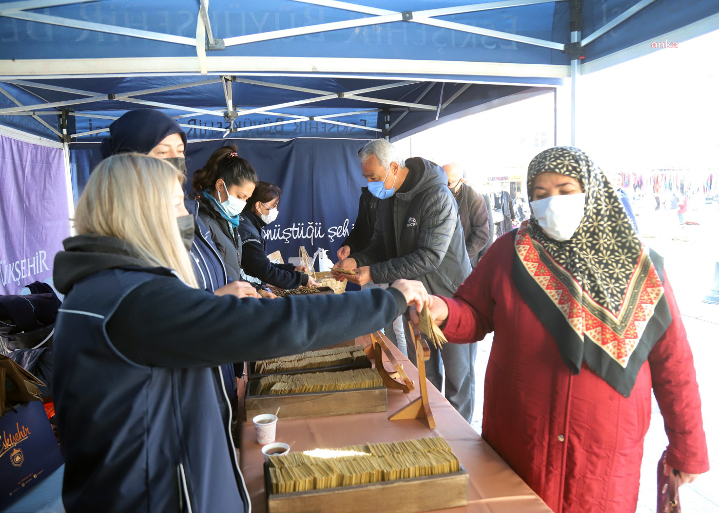 ESKİŞEHİR'DE YEREL TOHUMLAR ÜRETİCİ MARKETLERDE