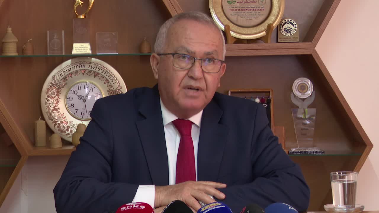 ARICILAR, BAKANLIĞI VE TÜRK ŞEKER'İ UYARDI: “ŞEKER DESTEĞİNDE AYRIM YAPILMASIN, 1,5 AY İÇİNDE ŞEKER VERMEZSEK TÜM ARILAR ÖLECEK”