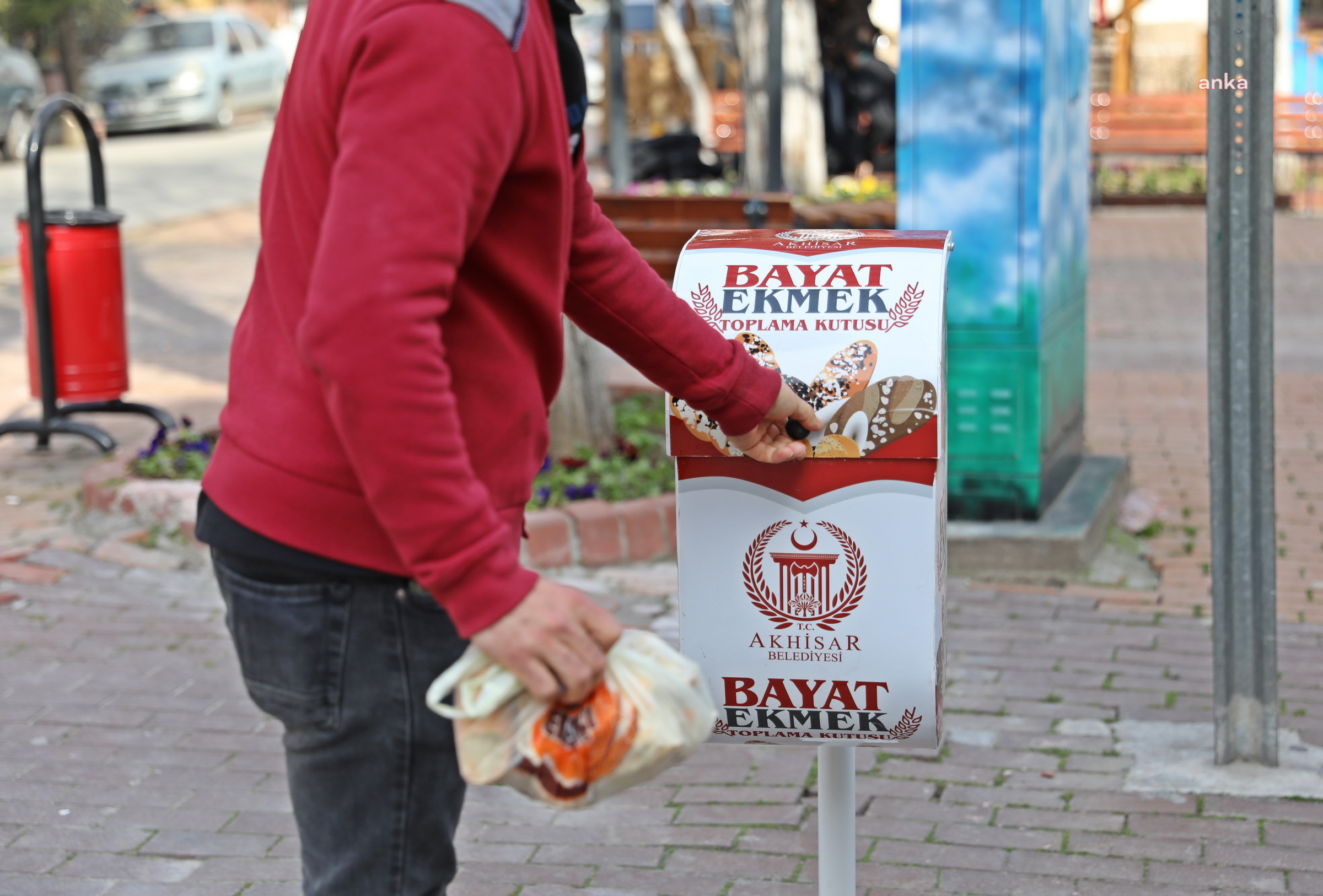 AKHİSAR’DA BAYAT EKMEKLER ARTIK İSRAF OLMAYACAK