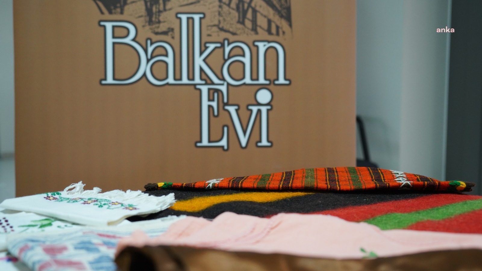 LÜLEBURGAZ BELEDİYESİ'NCE HAYATA GEÇİRİLECEK BALKAN EVİ’NE BAĞIŞLAR SÜRÜYOR