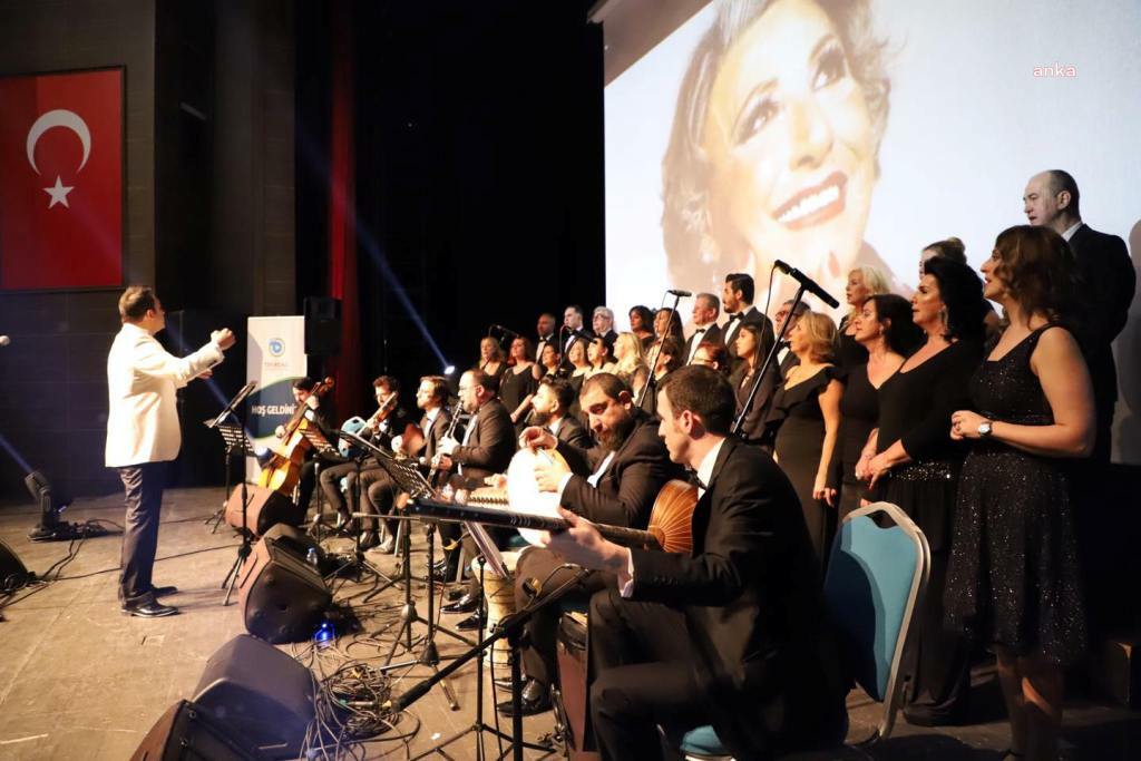 TEKİRDAĞ BÜYÜKŞEHİR BELEDİYESİ MÜZEYYEN SENAR’I TÜRK SANAT MÜZİĞİ KONSERİ İLE ANDI