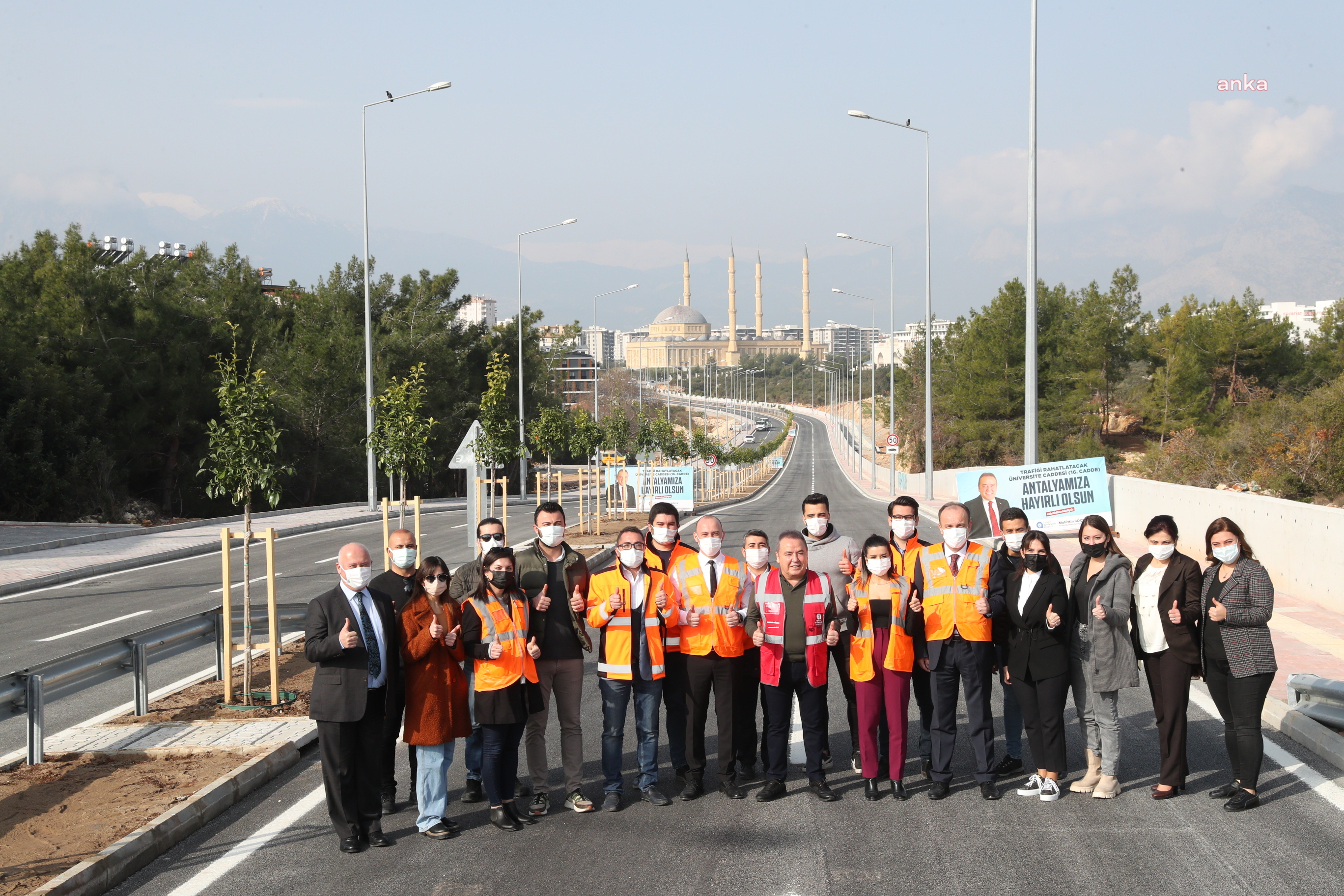 MUHİTTİN BÖCEK, TRAFİĞE AÇILAN ÜNİVERSİTE CADDESİ’NDEKİ YENİ YOLDA DENEME SÜRÜŞÜ YAPTI