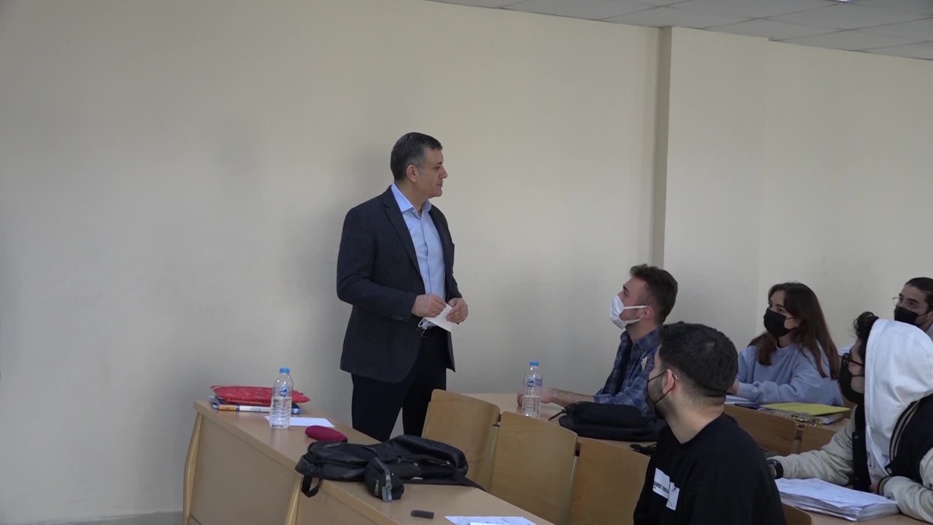 ESENYURT BELEDİYE BAŞKANI BOZKURT SÜREKLİ EĞİTİM MERKEZİ’Nİ ZİYARET ETTİ