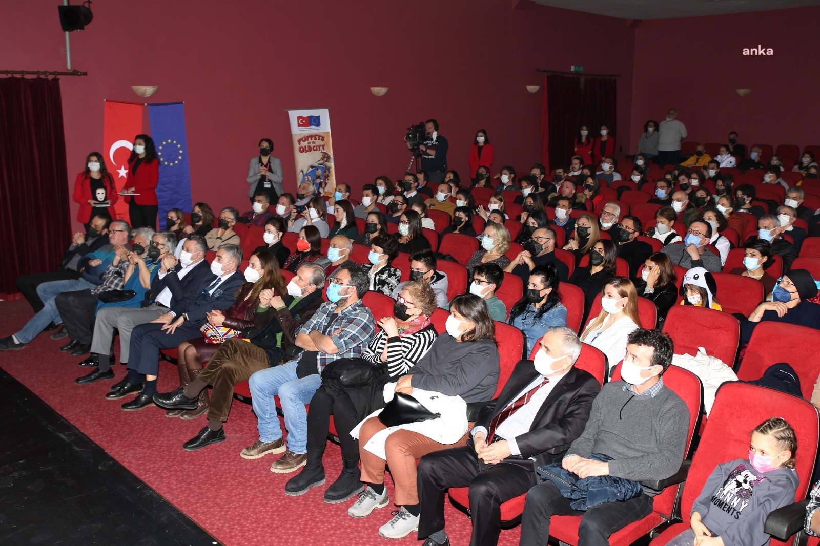 “MİDAS’IN KULAKLARI” KUKLA TİYATROSU, ESKİŞEHİR’DE SEYİRCİ İLE BULUŞTU