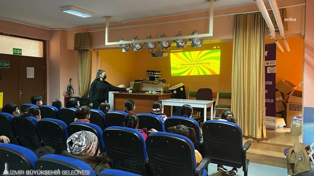 İZMİR'DE ÇOCUK İSTİSMARINA KARŞI FARKINDALIK EĞİTİMİ