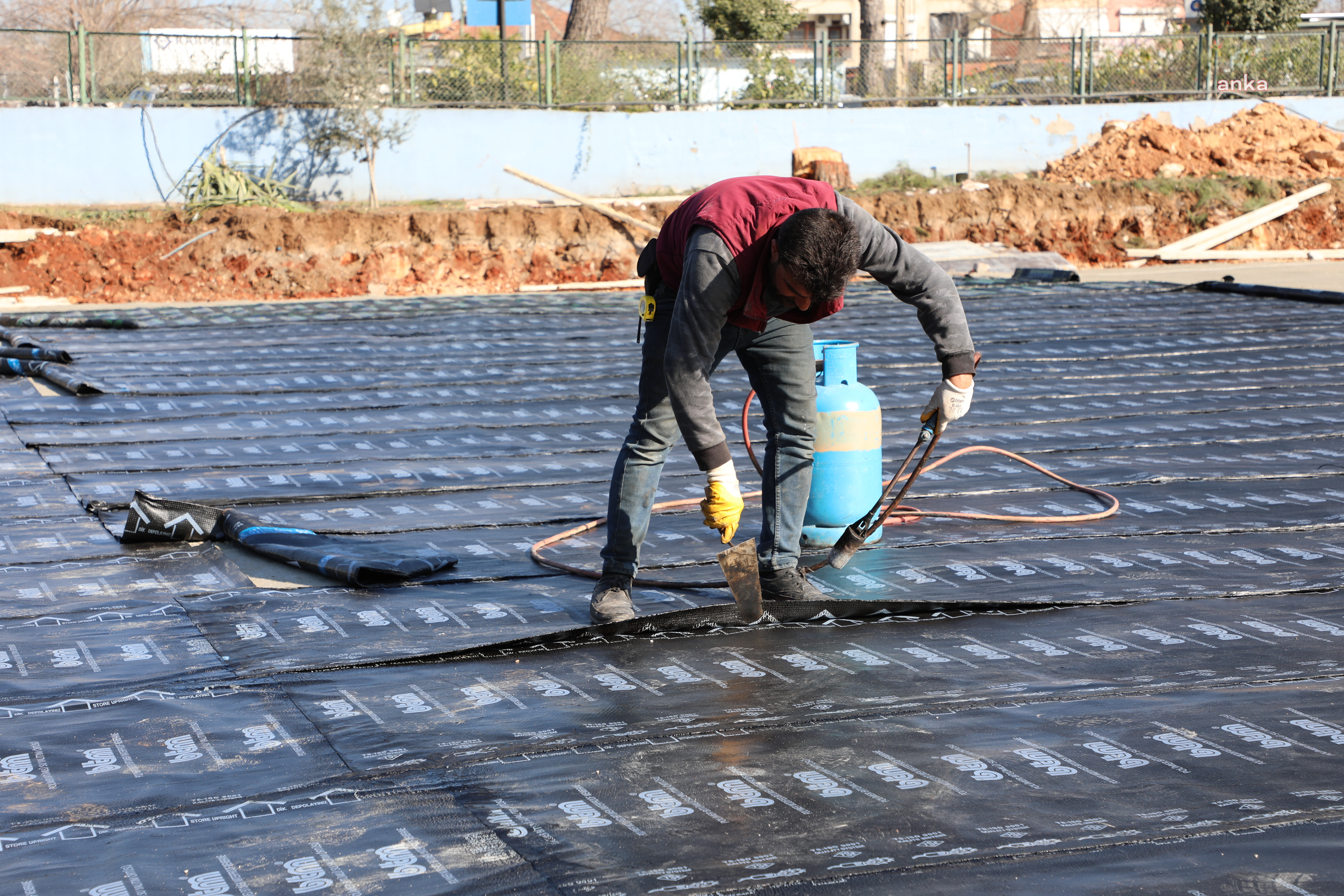 ANTALYA UNCALI MEZARLIĞI’NDAKİ BİRİMLER YENİLENİYOR
