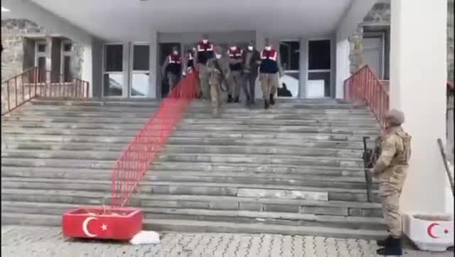 VAN’DA SURİYELİLERİ DARP EDİP FİDYE İSTEYEN 5 KİŞİ TUTUKLANDI