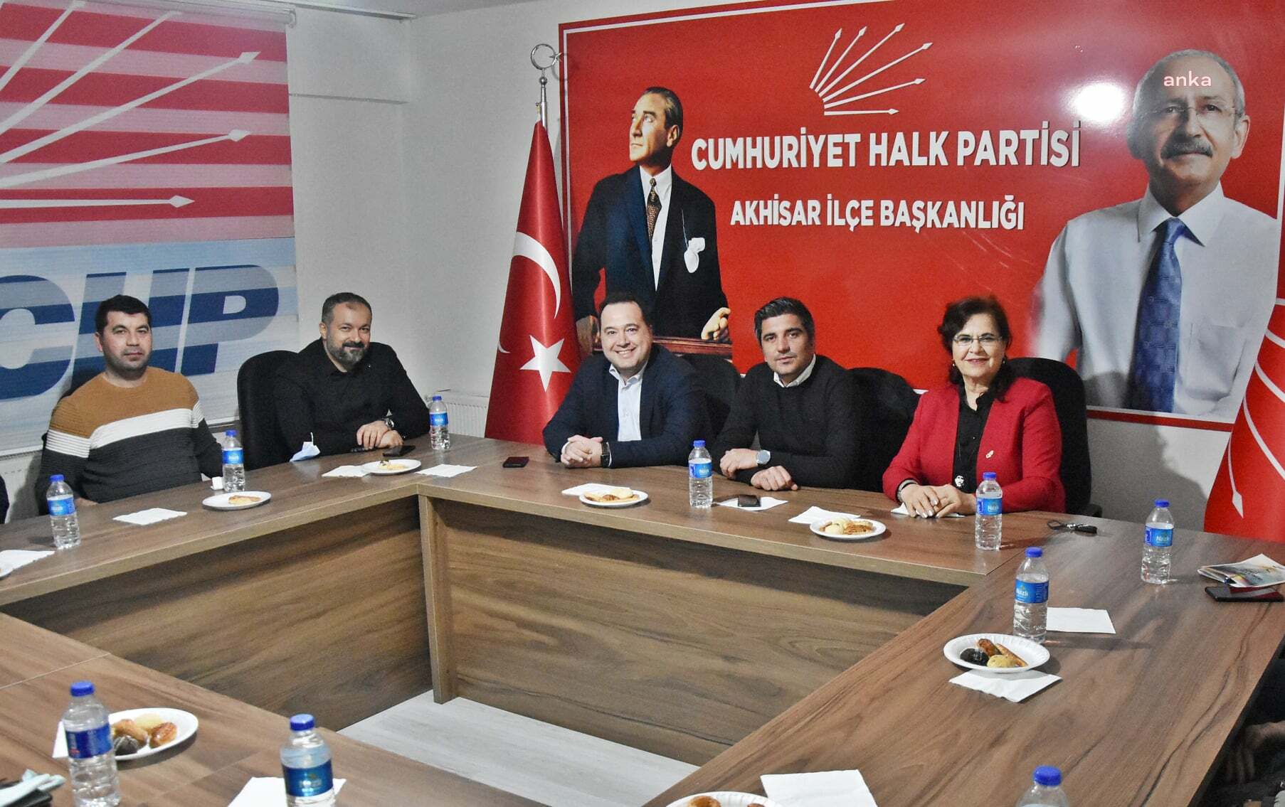 AKHİSAR BELEDİYE BAŞKANI DUTLULU, CHP İLÇE TEŞKİLATI İLE BİR ARAYA GELDİ