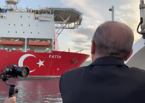 CUMHURBAŞKANI ERDOĞAN SONDAJ GEMİSİ FATİH’İ UĞURLADI