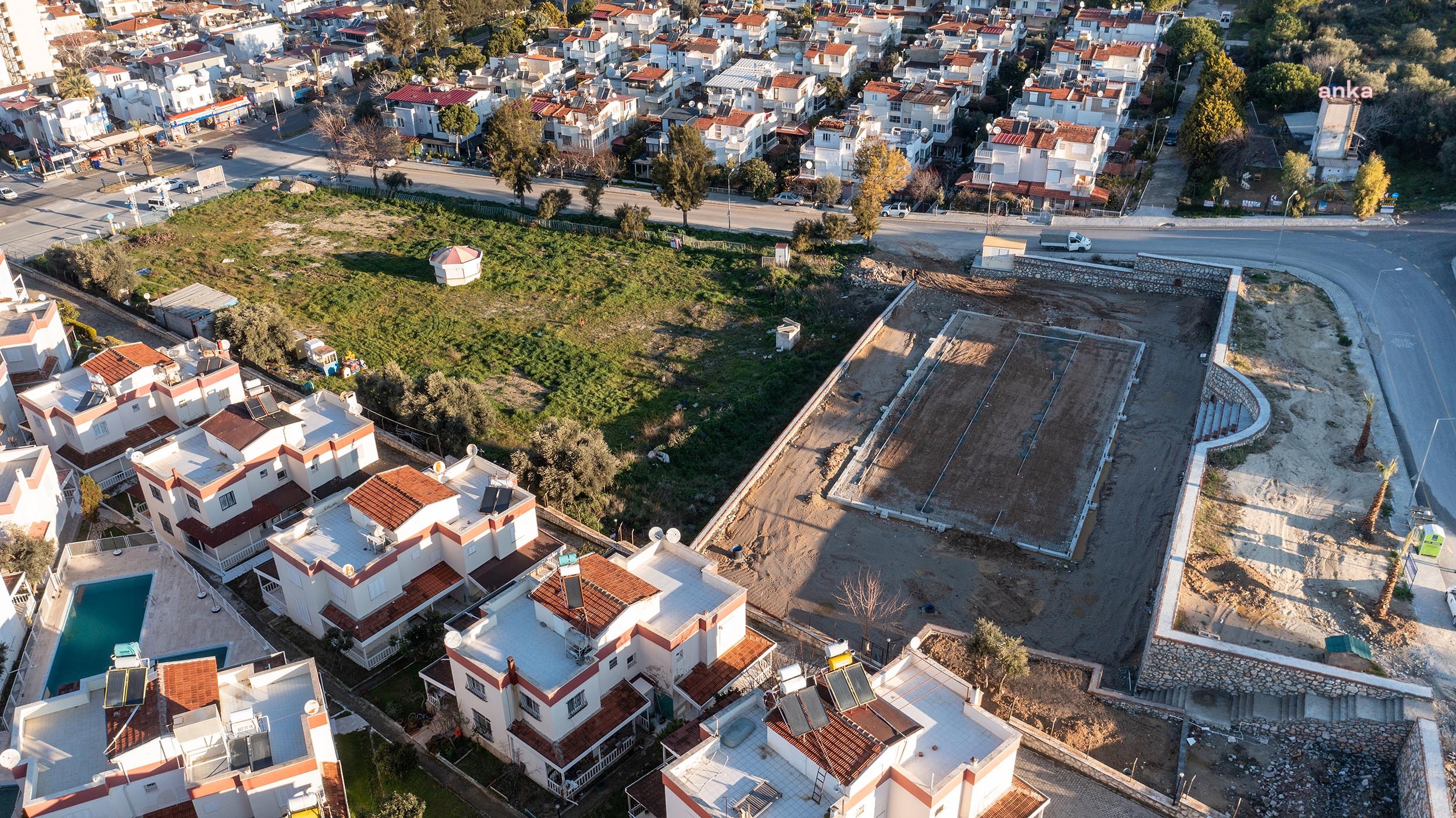 KUŞADASI’NA SPOR TESİSİ GİBİ PARK