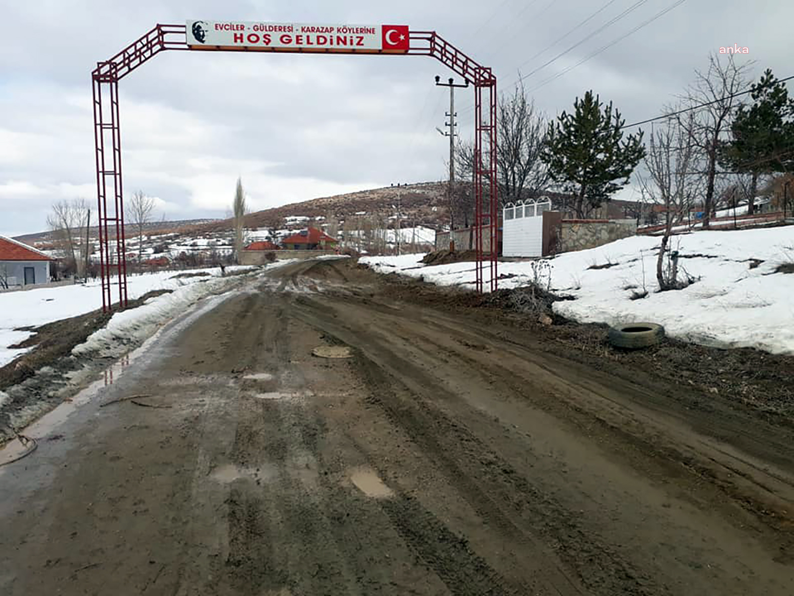 YOZGAT'TA BELDE İKEN KÖYE DÖNÜŞEN EVCİLER'E YOL YAPILMAMASI TEPKİ ÇEKİYOR