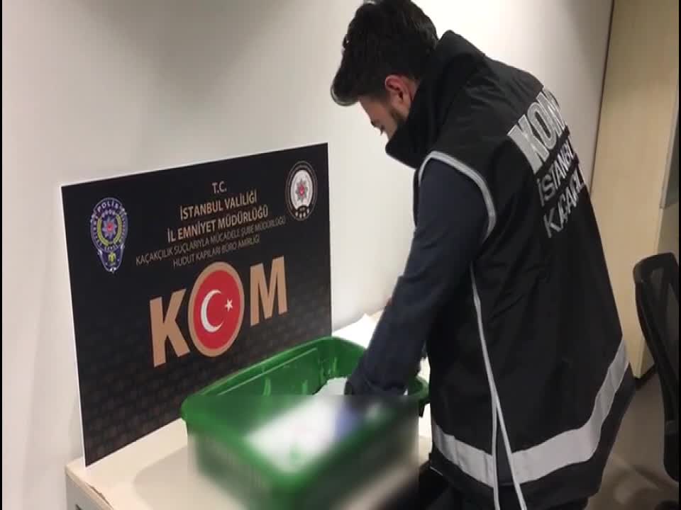 SABİHA GÖKÇEN HAVALİMANI'NDA 10 MİLYON LİRALIK KAÇAK PIRLANTA ELE GEÇİRİLDİ