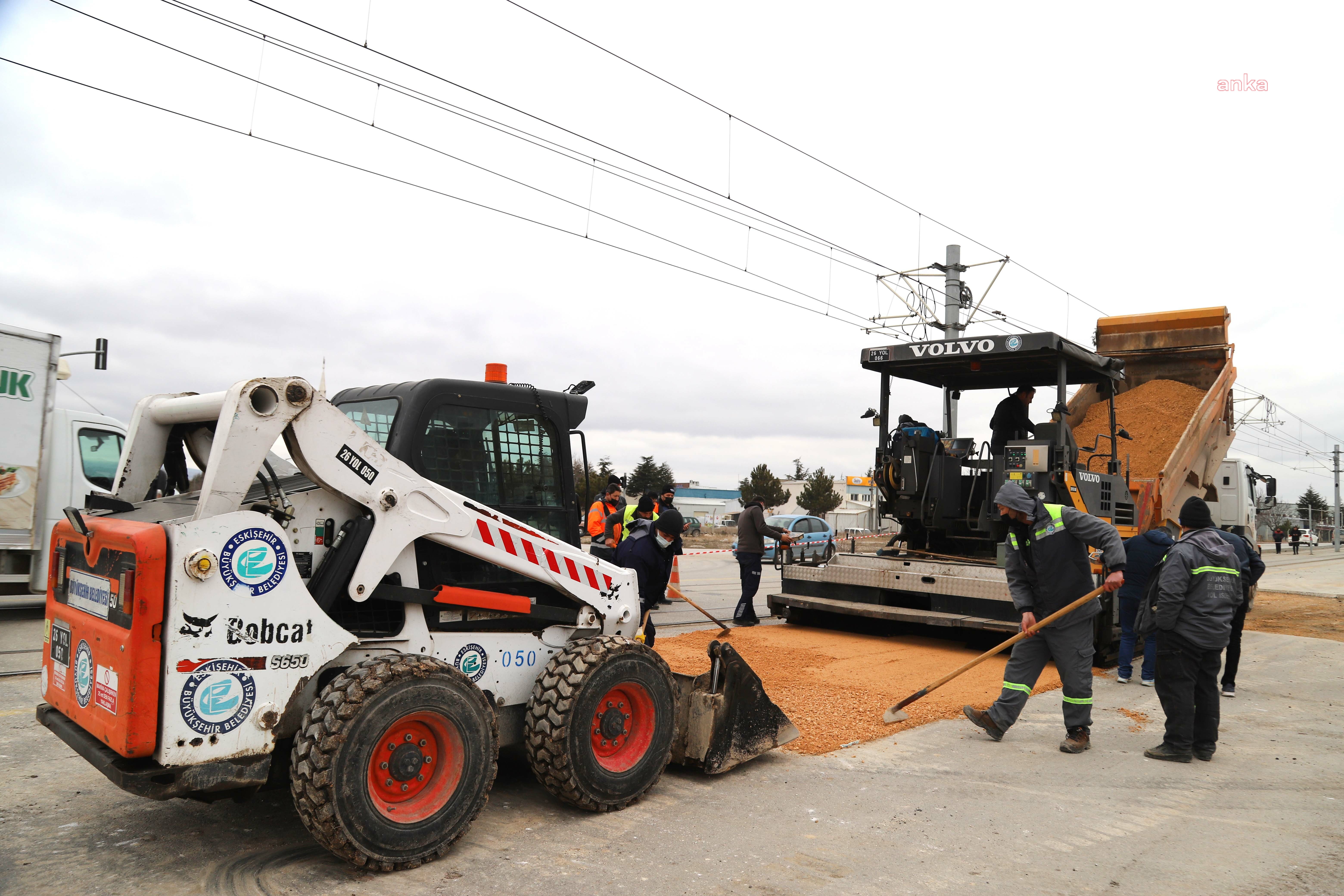 ESKİŞEHİR TOPTANCILAR İŞ MERKEZİ'NDE YOL ÇALIŞMALARI BAŞLADI