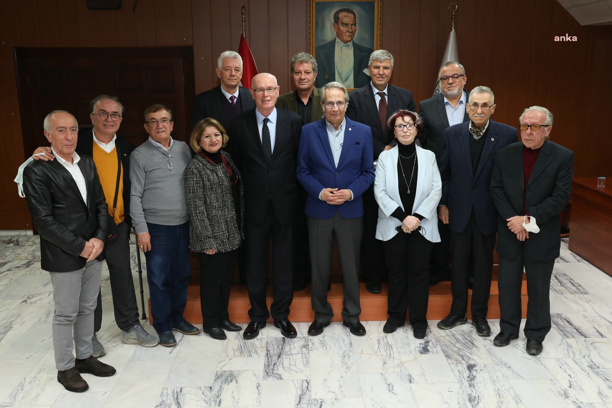 ODUNPAZARI BELEDİYE BAŞKANI KAZIM KURT, ODUNPAZARI BELEDİYESİ’NİN KURUCU BAŞKANI AYHAN BOYER İLE BİR ARAYA GELDİ