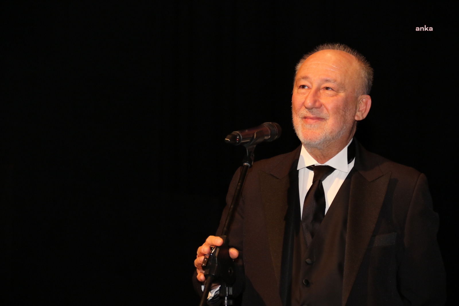 ALTAN ERKEKLİ'YE SAHNEDE  BÜYÜK SÜRPRİZ
