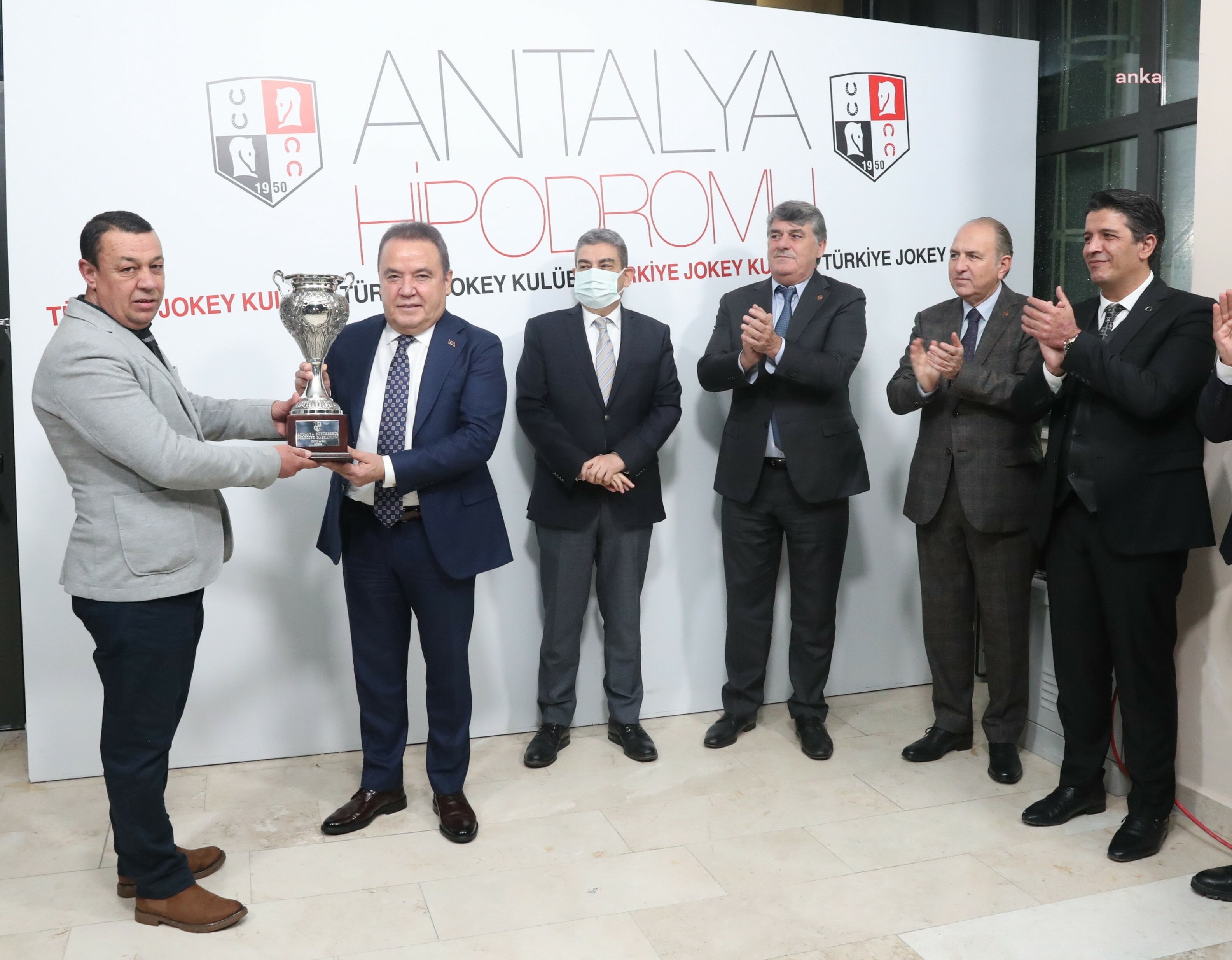 ANTALYA BÜYÜKŞEHİR BELEDİYE BAŞKANLIĞI KOŞUSUNDA "KUZEY YAĞMURU", PİST REKORU KIRDI