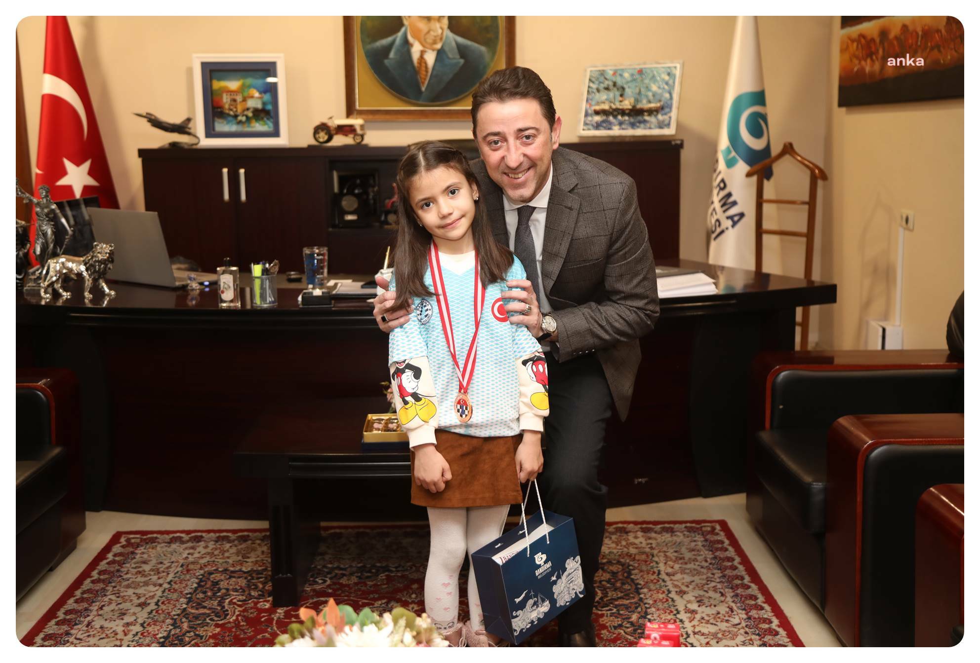 BANDIRMA SATRANÇ ŞAMPİYONLARIYLA DİKKAT ÇEKİYOR