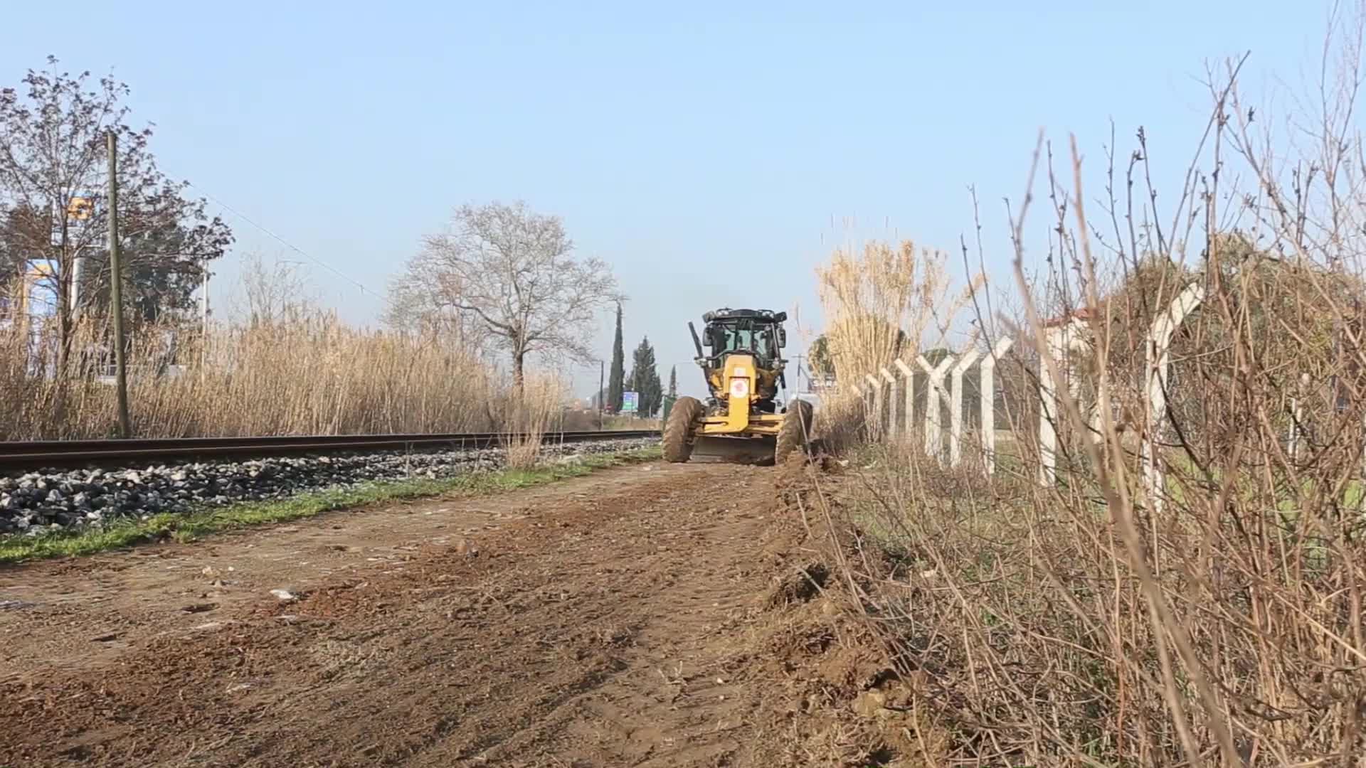 EFELER BELEDİYESİ, YOL ÇALIŞMALARINI SÜRDÜRÜYOR