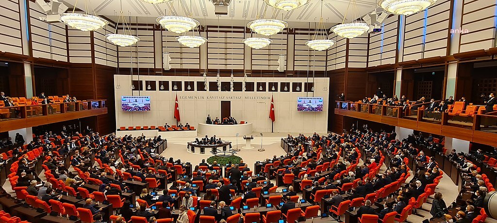 CHP’DEN MUHTARLAR İÇİN ASGARİ ÜCRET TEKLİFİ