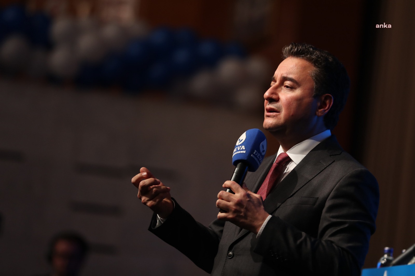 BABACAN:  YOKUŞ AŞAĞI YUVARLANAN, KEMER TAKMAYAN, HATTA ARABADA KEMER OLMADIĞINI BİLE FARK ETMEYEN BİR YÖNETİM İŞ BAŞINDA