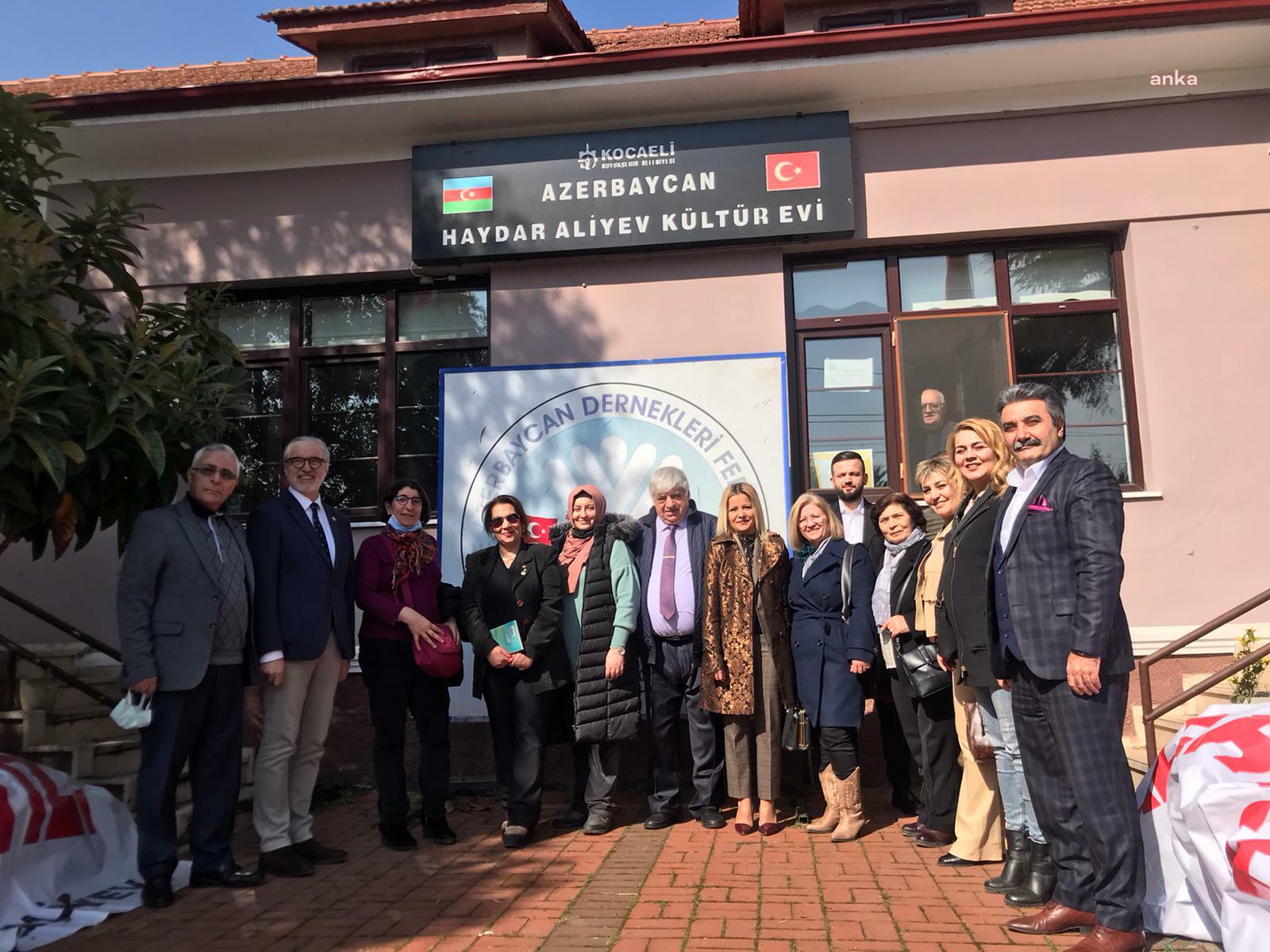 İZMİT BELEDİYESİ, HOCALI'DA HAYATINI KAYBEDENLER İÇİN DÜZENLENEN ANMA PROGRAMINA KATILDI