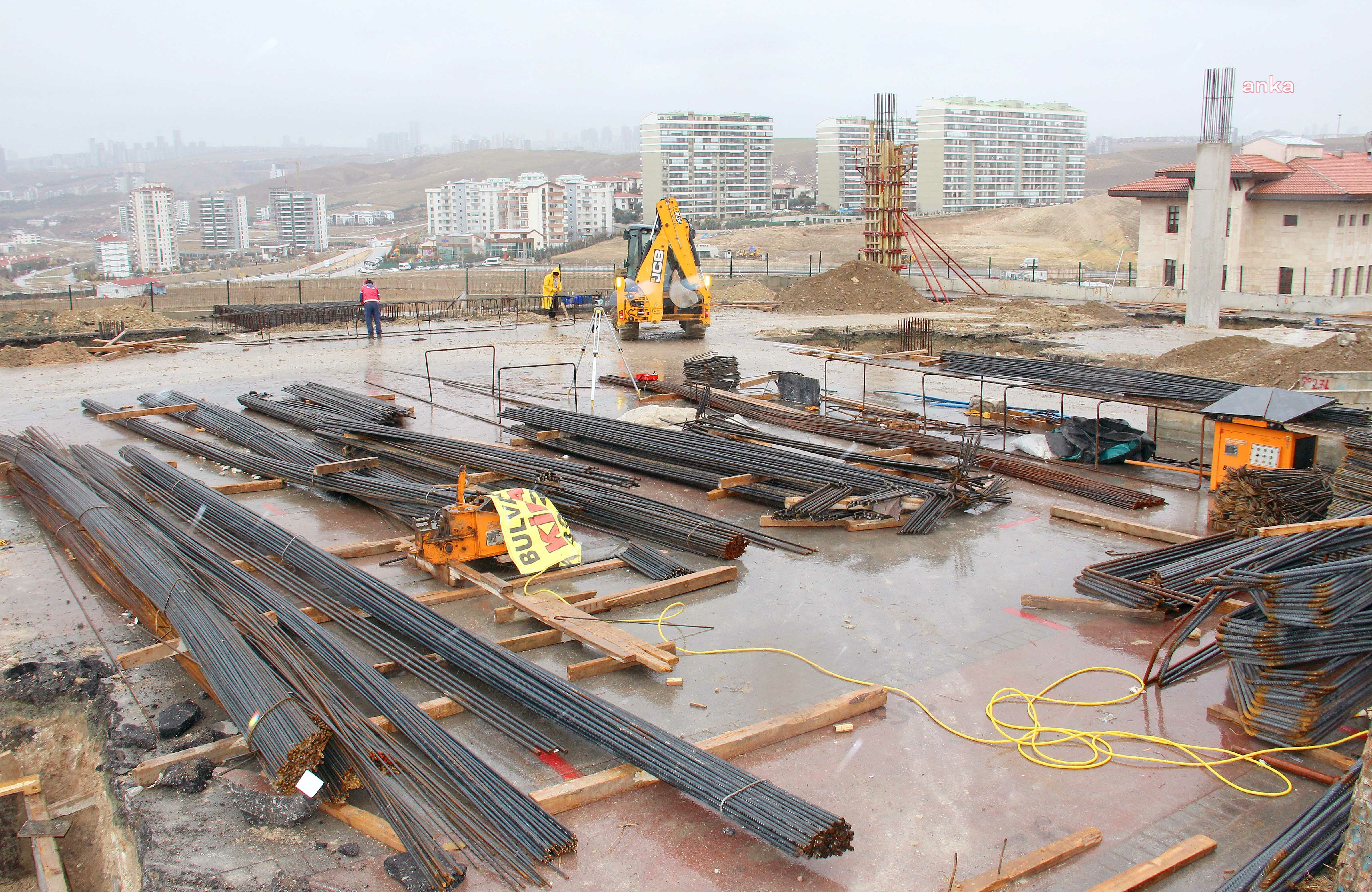 ÇANKAYA BELEDİYESİ, YAŞAMKENT PAZARYERİNİN ÜSTÜNÜ KAPATIYOR
