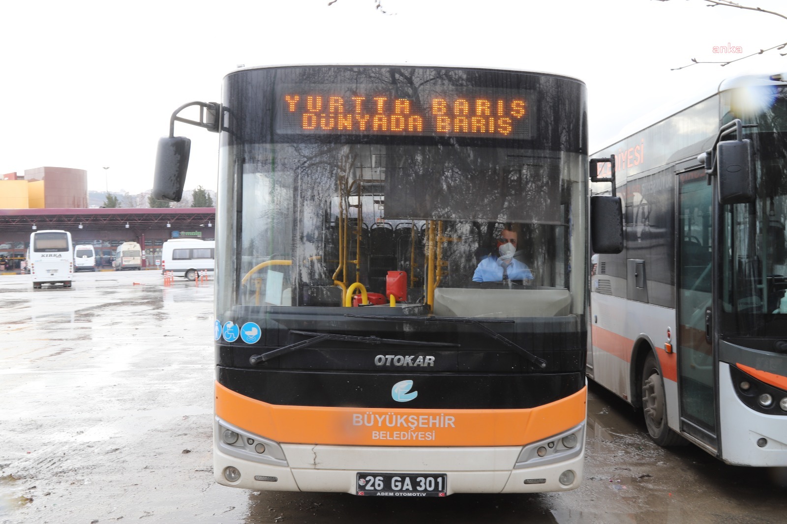 ESKİŞEHİR BÜYÜKŞEHİR'DEN SAVAŞA, ATATÜRK'ÜN "YURTTA BARIŞ, DÜNYADA BARIŞ" SÖZLERİYLE TEPKİ