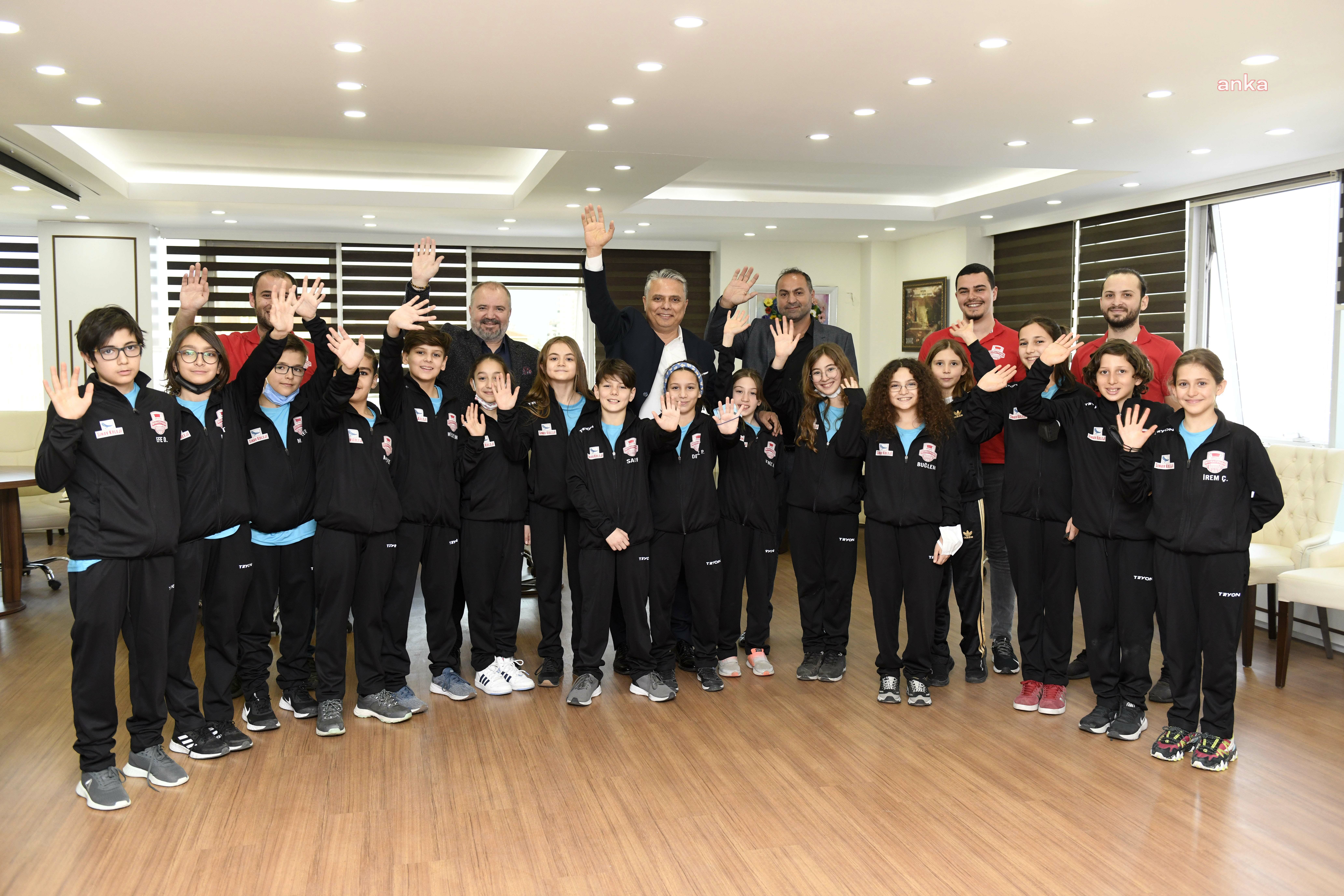GELECEĞİN ŞAMPİYONLARINDAN MURATPAŞA BELEDİYE BAŞKANI UYSAL'A ZİYARET
