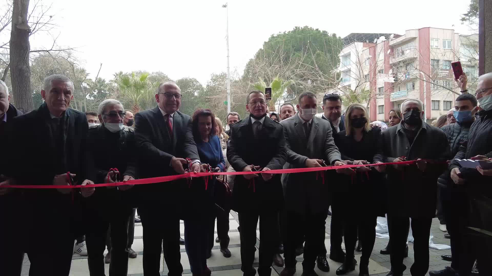 TURGUTLU BELEDİYESİ EL SANATLARI SERGİSİ ZİYARETÇİLERİYLE BULUŞTU