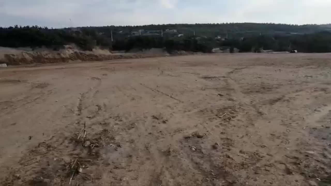 ÇEŞME ALTINKUM'DA TAHRİBAT SÜRÜYOR: KAYALIKLARIN ÜZERİNE İSKELE KURDULAR