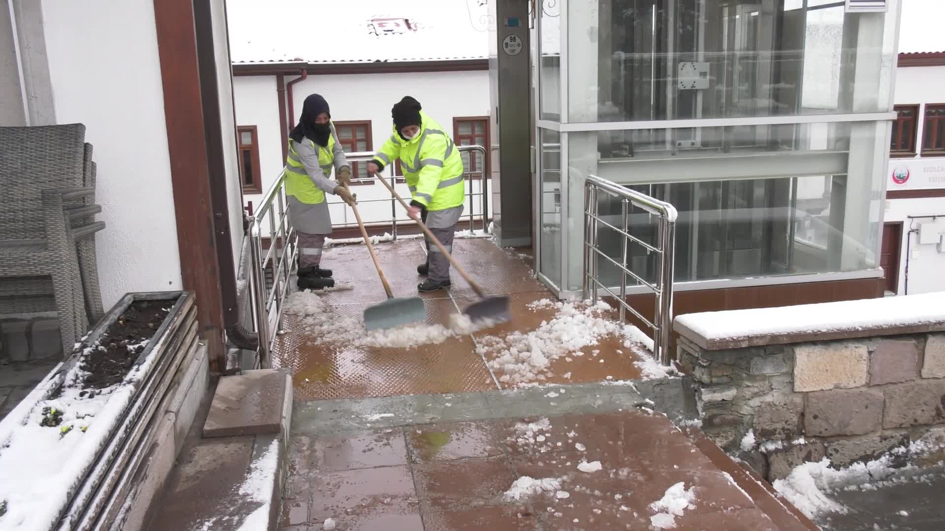 BAŞKENT’TE YOLLAR AÇIK: 4 BİNİ AŞKIN ABB PERSONELİ SAHADA