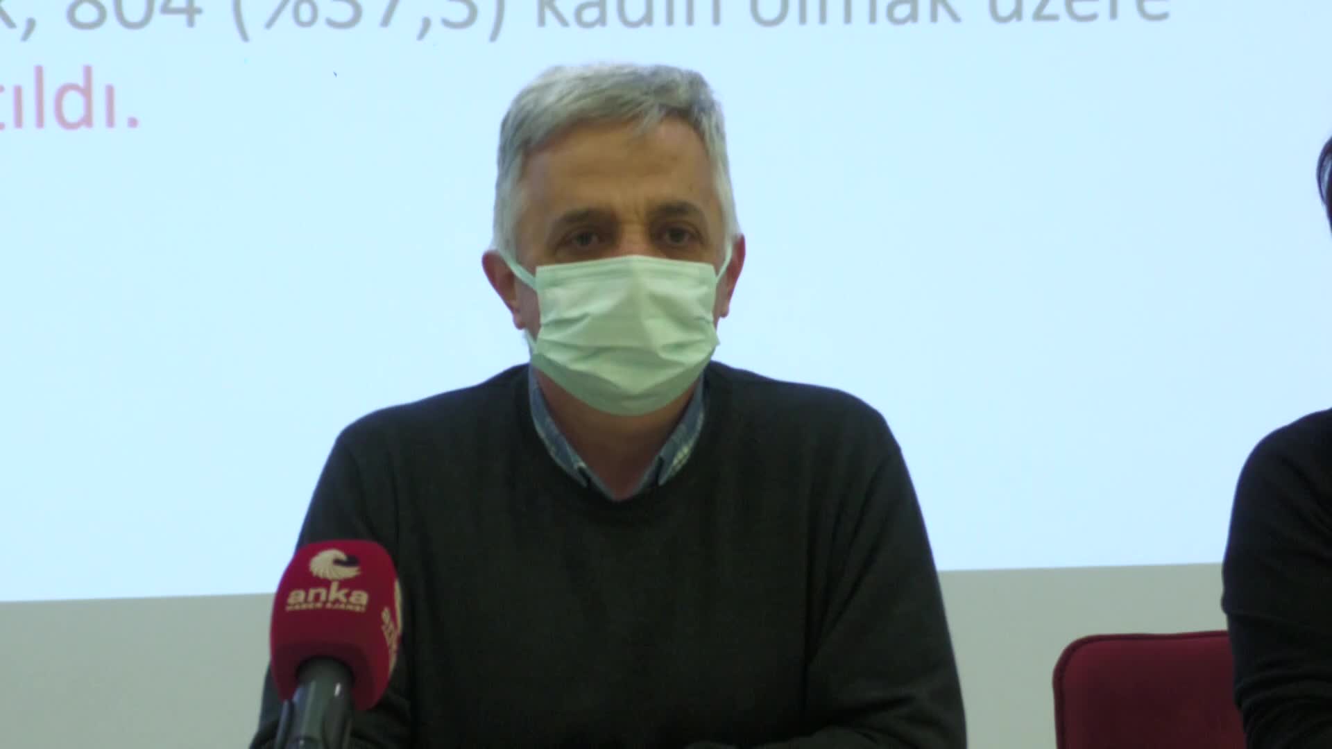 İZMİR TABİP ODASI'NDAN 'EMEKLİ HEKİMLER' ANKETİ: "YÜZDE 75.2'Sİ ÇALIŞMAYA DEVAM EDİYOR, YÜZDE 31.3'Ü İSE RUH SAĞLIĞI SORUNLARI YAŞIYOR"