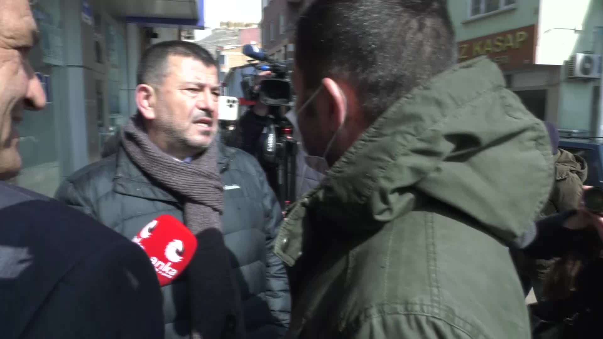 CHP ESNAF MASASI'NA DERT YANAN YURTTAŞ: "BAYBURT'TA MİLLET BATAKTA. KİM NE DERSE DESİN. KORKUSUNDAN GELİP DE KONUŞAMIYORLAR"