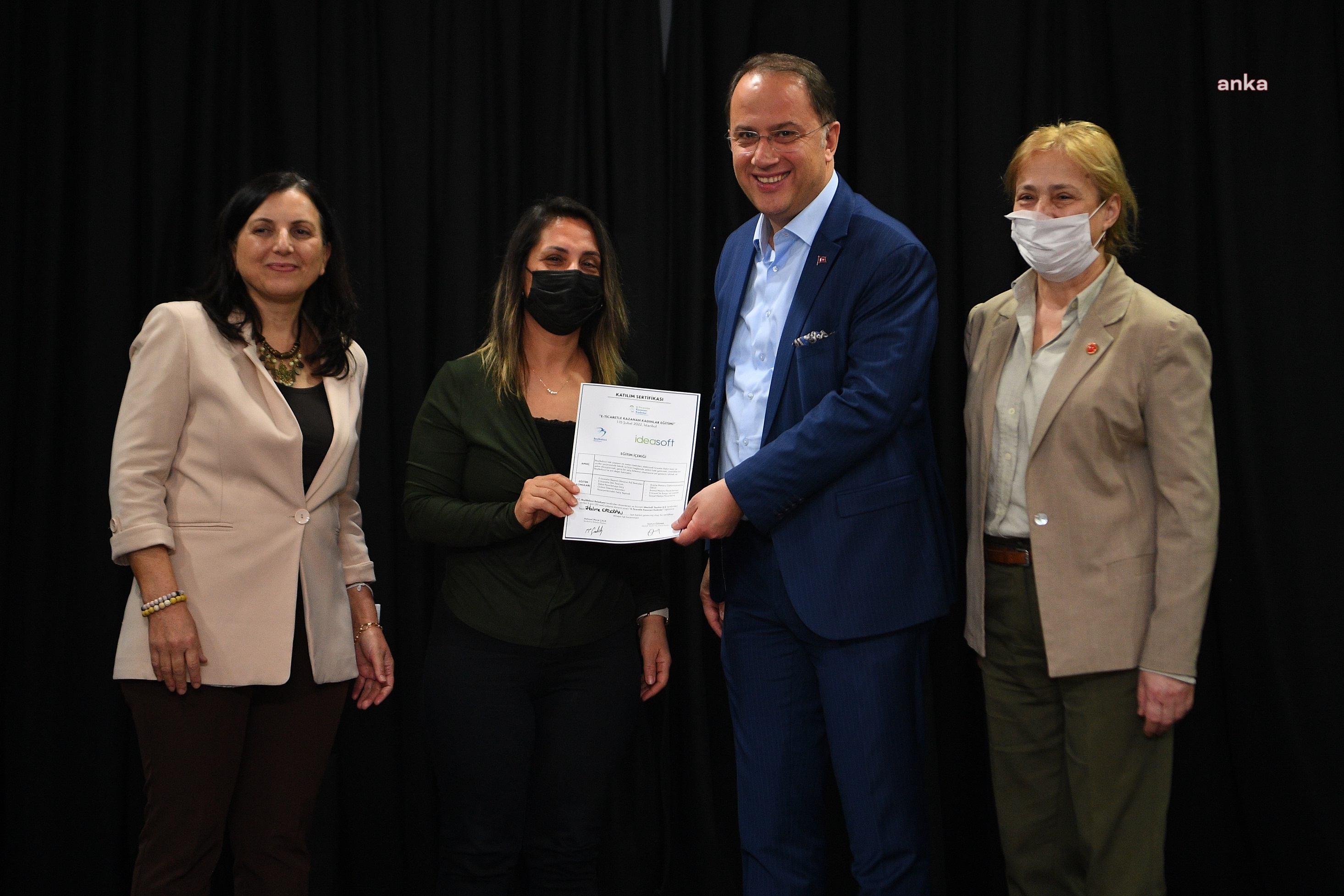 BEYLİKDÜZÜ BELEDİYESİ’NDEN GİRİŞİMCİ KADINLARA E-TİCARET DESTEĞİ