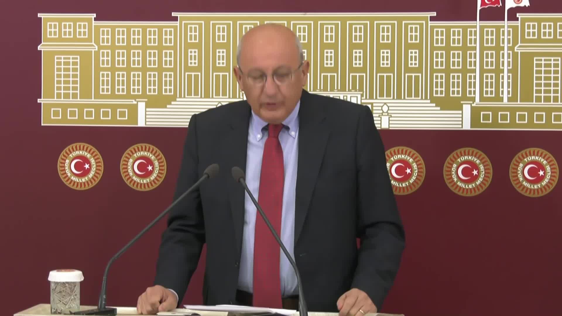 CHP’Lİ ÇAKIRÖZER: “EN KISA AYDA 80’DEN FAZLA GAZETECİ YARGILANDI”