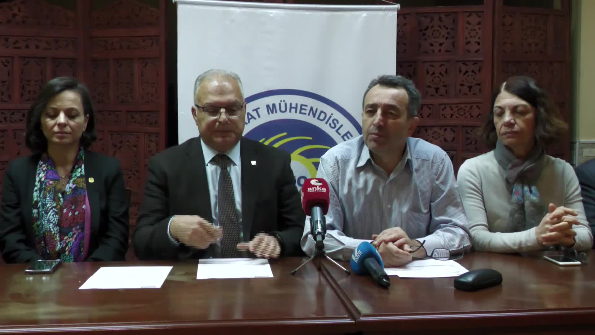 İZMİR'DEN ZEYTİNLİK VE SİT ALANI YÖNETMELİKLERİNE TEPKİ: "BU DEĞİŞİKLİKLİKLER 20 YILLIK TÜKENİŞİN İFADESİ"
