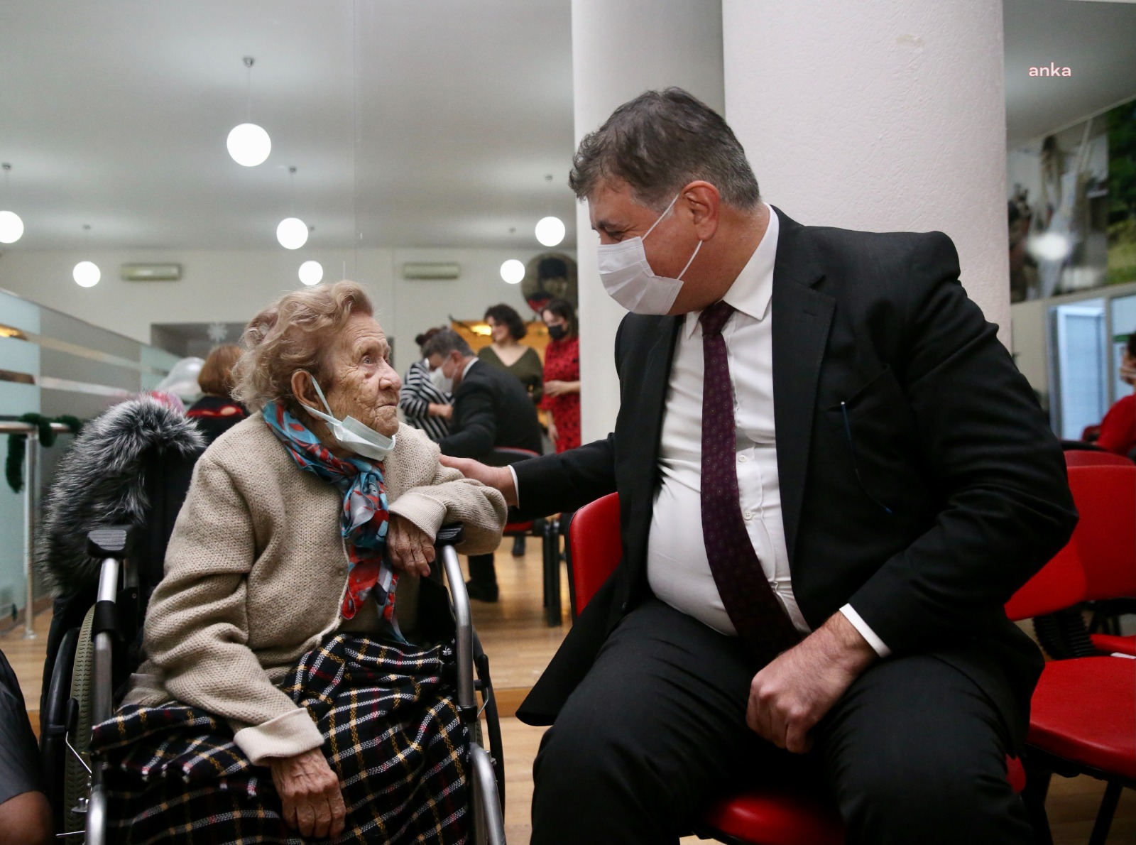 KARŞIYAKA'DA YAŞLILARA SAYGI HAFTASI