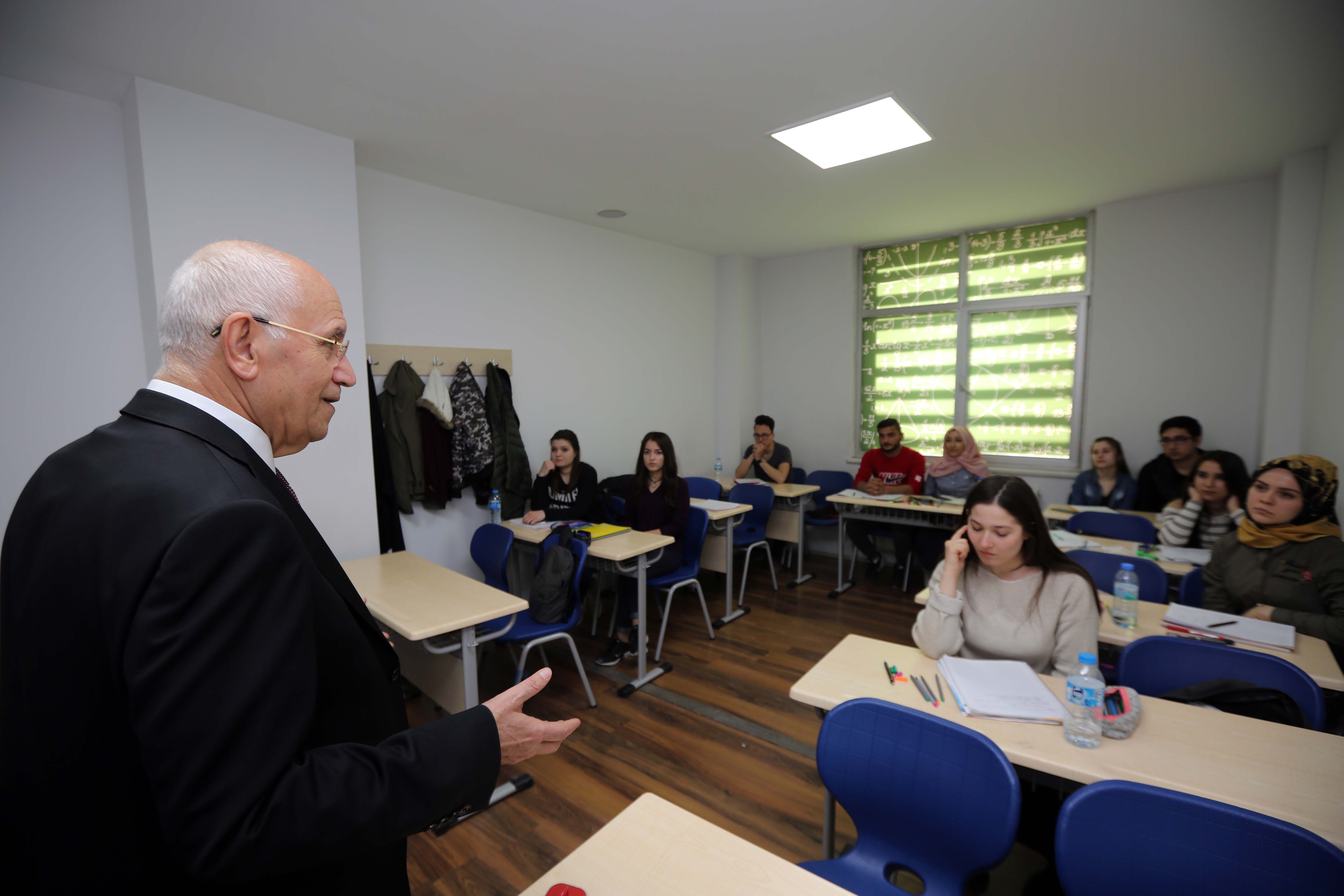 YENİMAHALLE'DE DESTEK EĞİTİM MERKEZLERİ KAPILARINI AÇIYOR