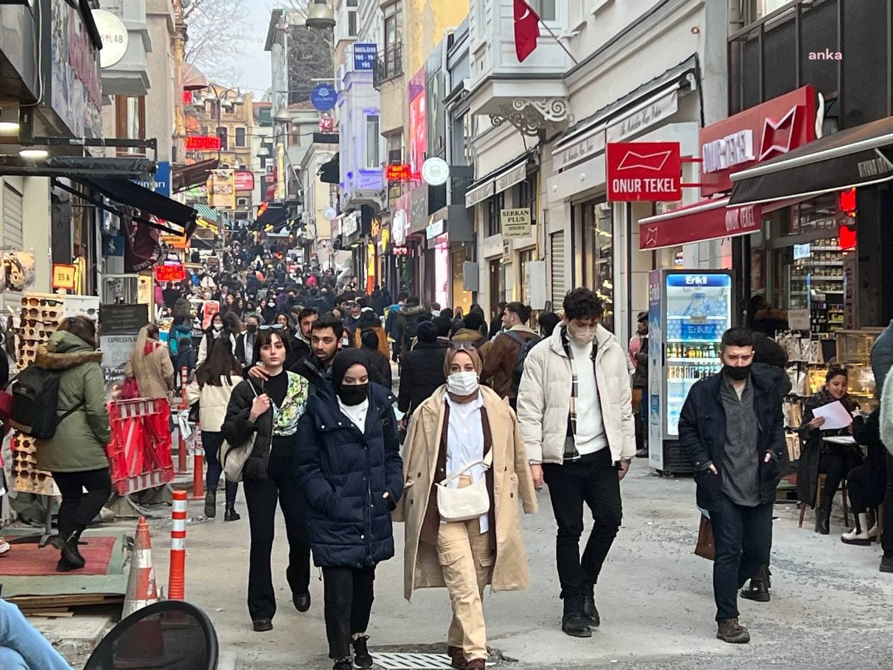 ÇALIŞAN KİŞİ BAŞINA ÜRETİM 2021 YILI 4. ÇEYREKTE YÜZDE 4,2 ARTTI