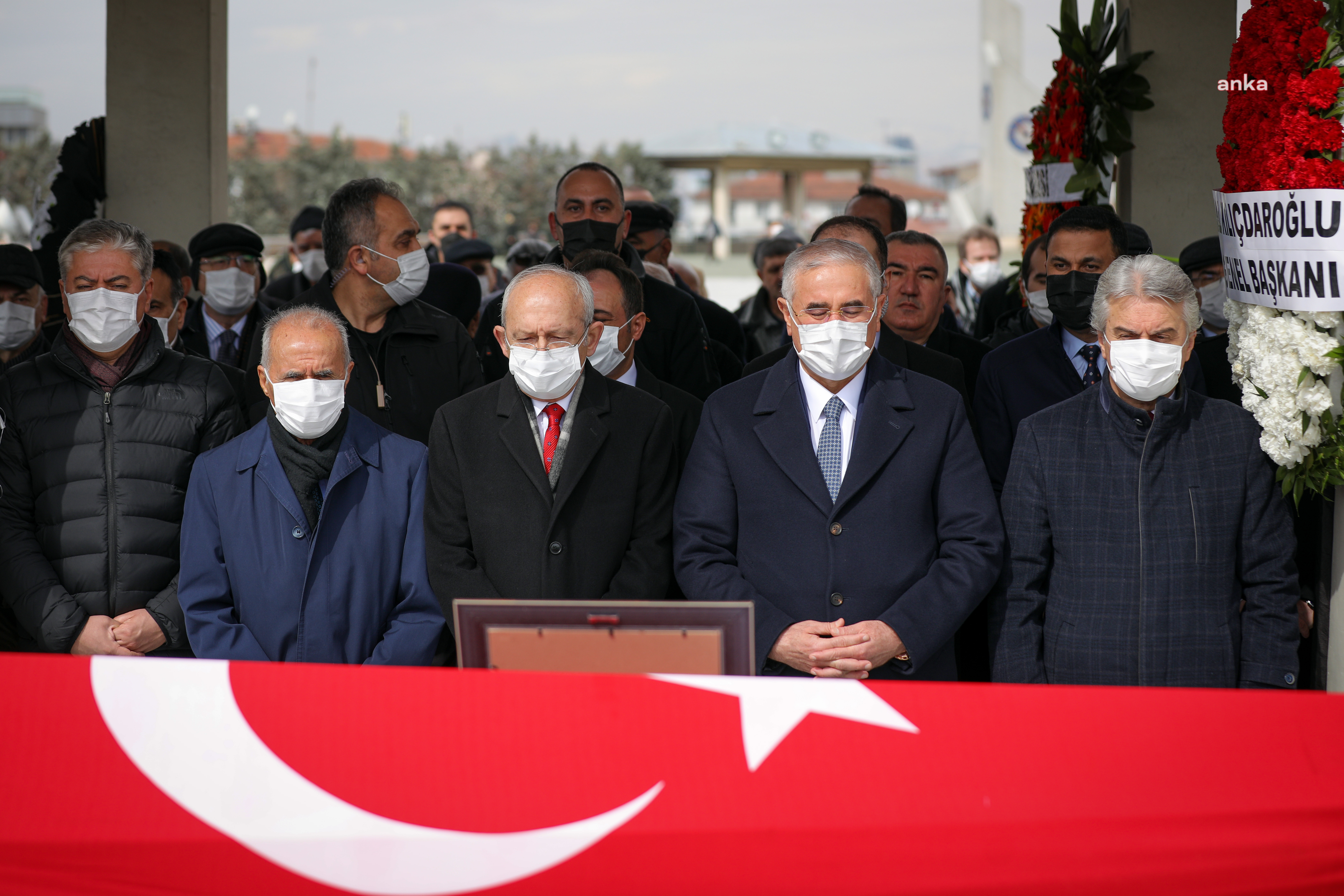 KILIÇDAROĞLU, HUKUKÇU BİLAL KARTAL’IN CENAZE TÖRENİNE KATILDI