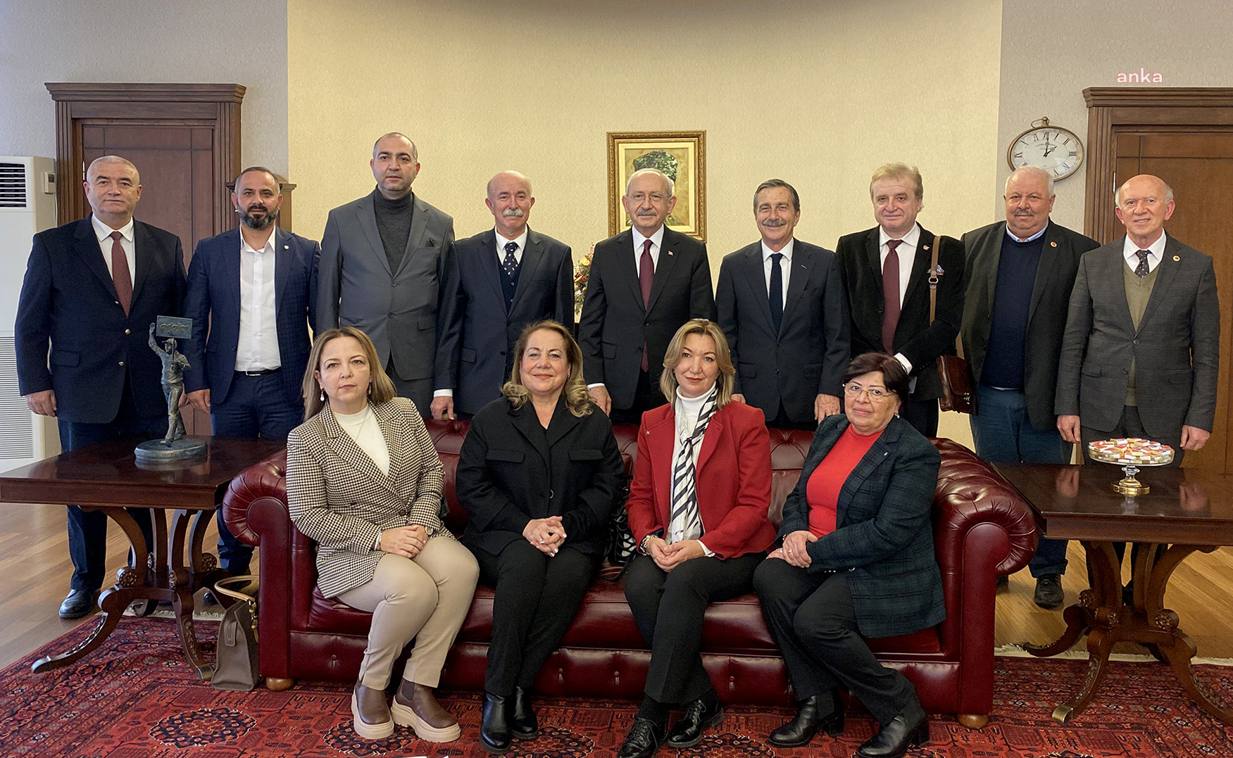 TEPEBAŞI BELEDİYE BAŞKANI ATAÇ, CHP GENEL BAŞKANI KILIÇDAROĞLU'NU ZİYARET ETTİ