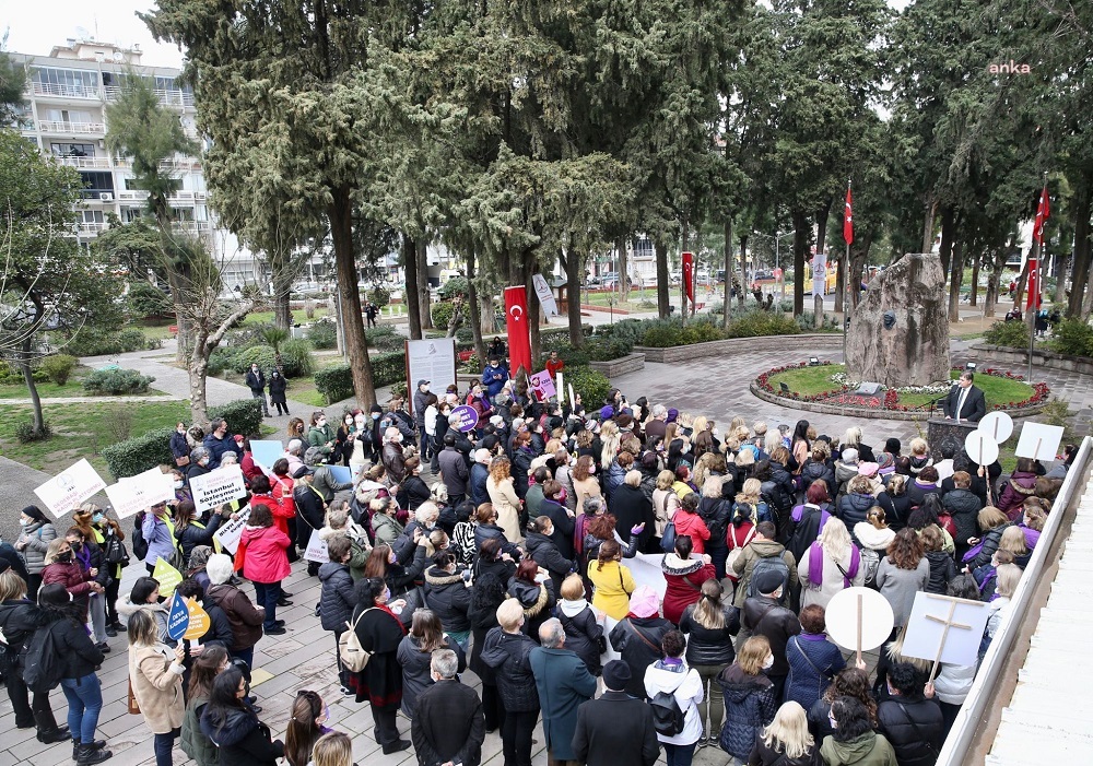 ZÜBEYDE ANA’NIN HUZURUNDA 8 MART TÖRENİ