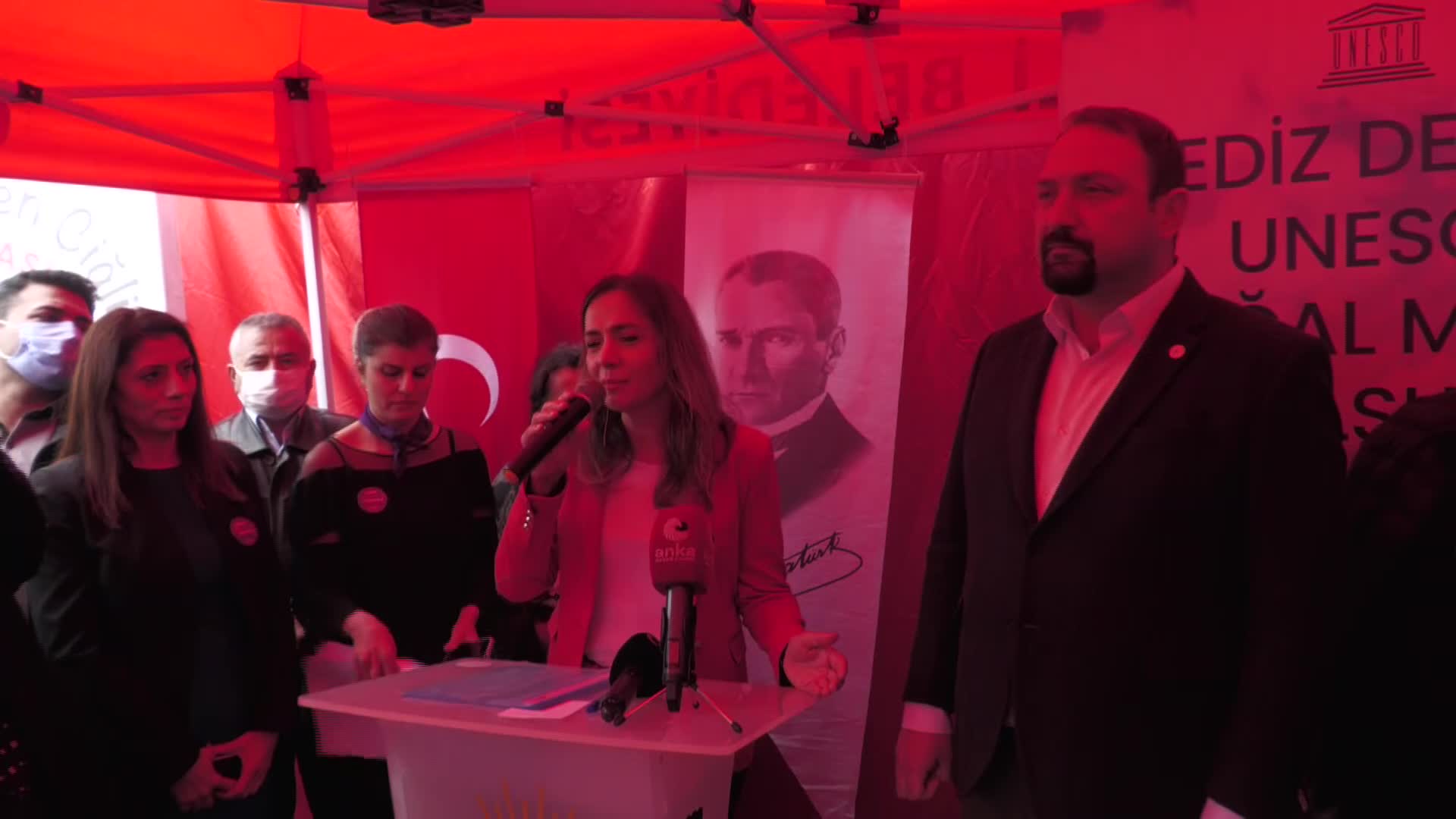 İZMİR'DE NERMİN ABADAN UNAT KADIN YAŞAM MERKEZİ AÇILDI... CHP'Lİ İLGEZDİ: "KADIN ADINA GERİLEYEN BİR SÜREÇ YAŞIYORUZ, BU İKLİMİ YIKMALIYIZ"