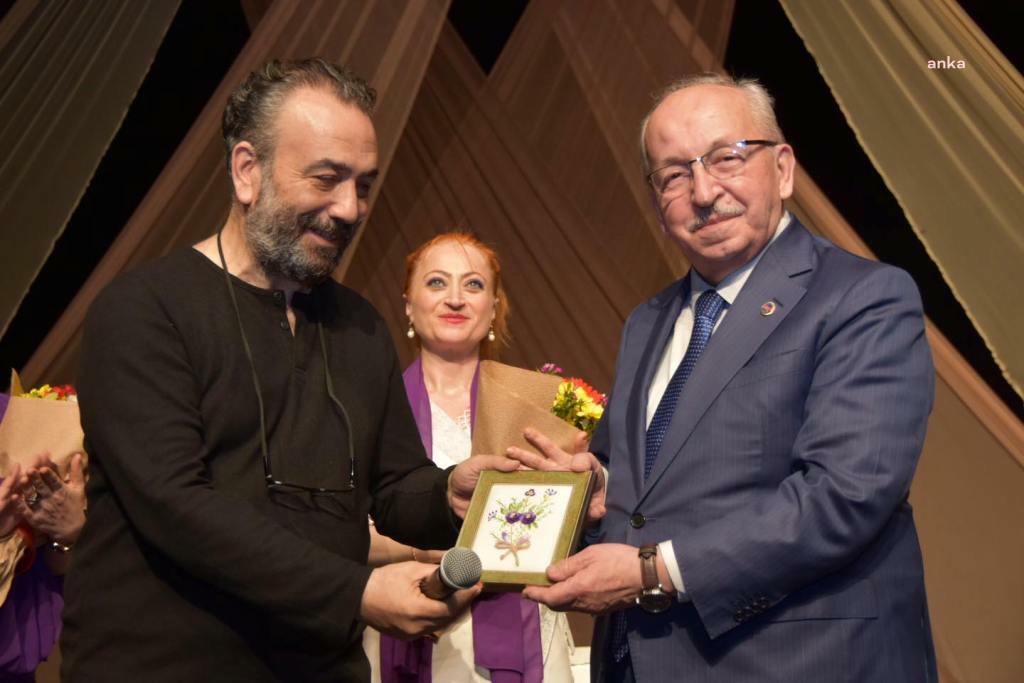 "SARDUNYA KOKAN KADINLAR" OYUNU, TEKİRDAĞLI KADINLAR İLE BULUŞTU