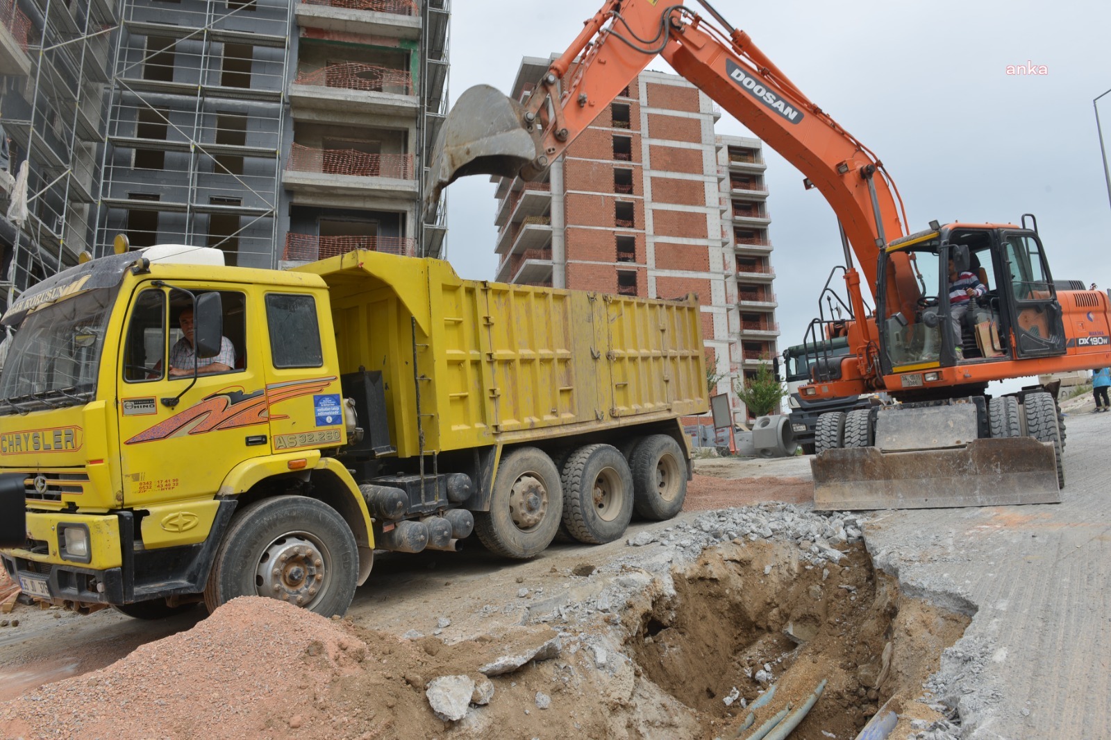 ÇİĞLİ BELEDİYESİ'NDEN ALTYAPI ÇALIŞMALARINA SIKI DENETİM