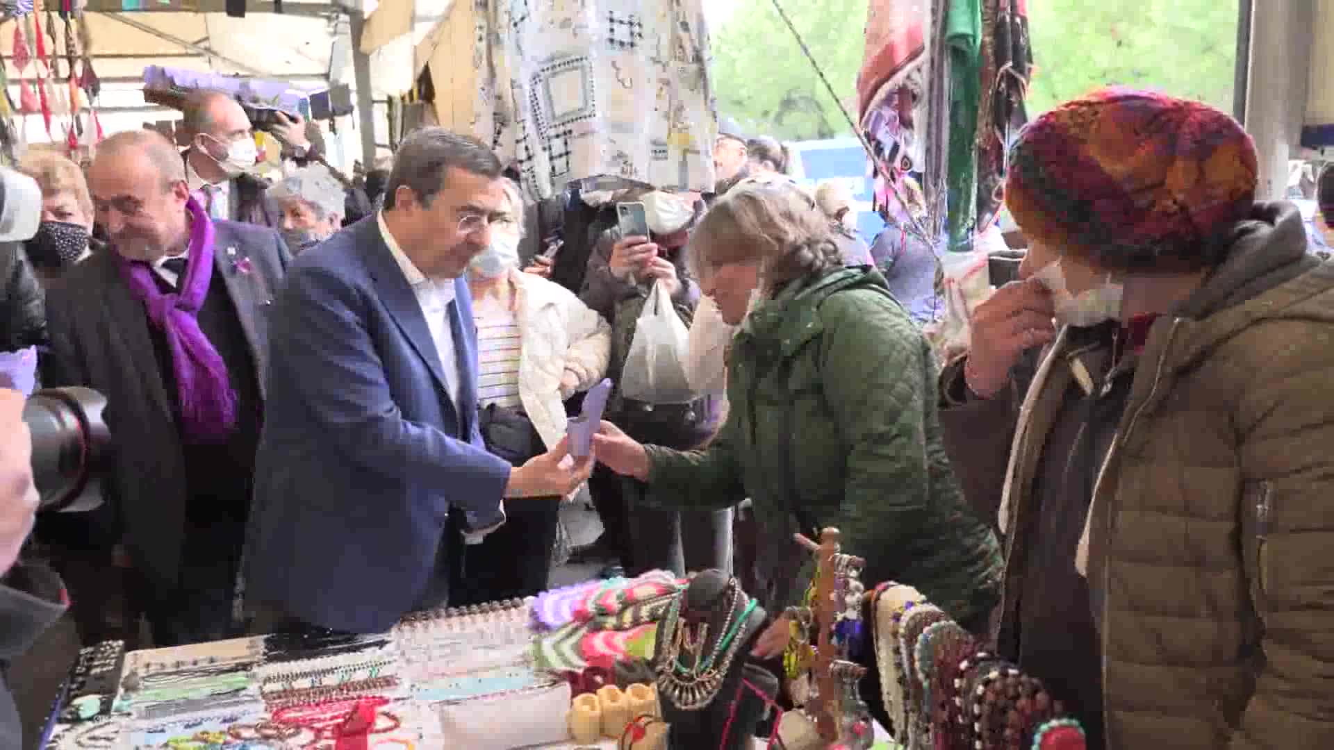 KONAK’TA KADIN KOOPERATİFİ SATIŞ MAĞAZASI AÇILDI