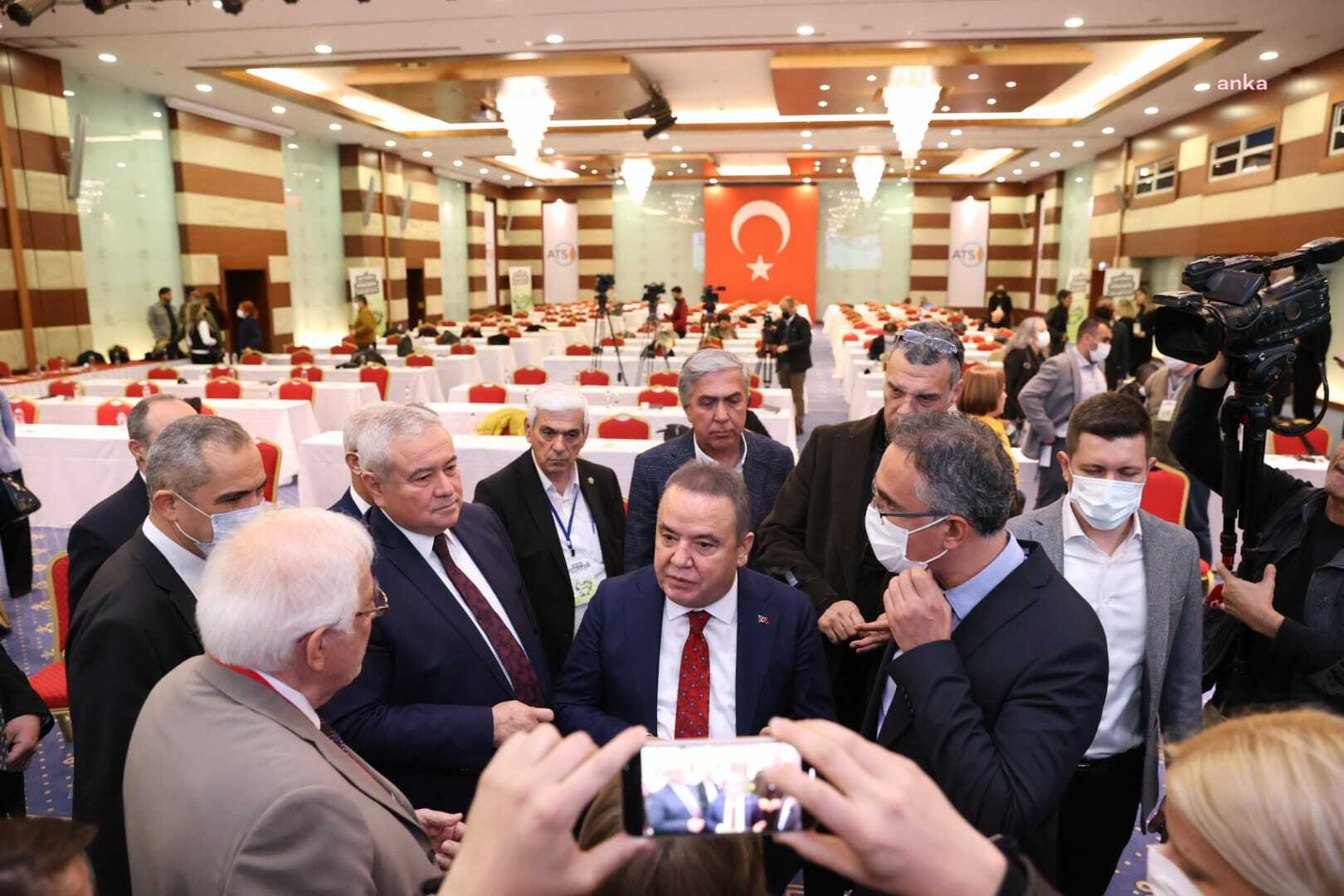 ANTALYA BÜYÜKŞEHİR BELEDİYE BAŞKANI BÖCEK: “GEÇMİŞTEKİ YANLIŞ PROJELERİN BEDELİNİ ÖDÜYORUZ”