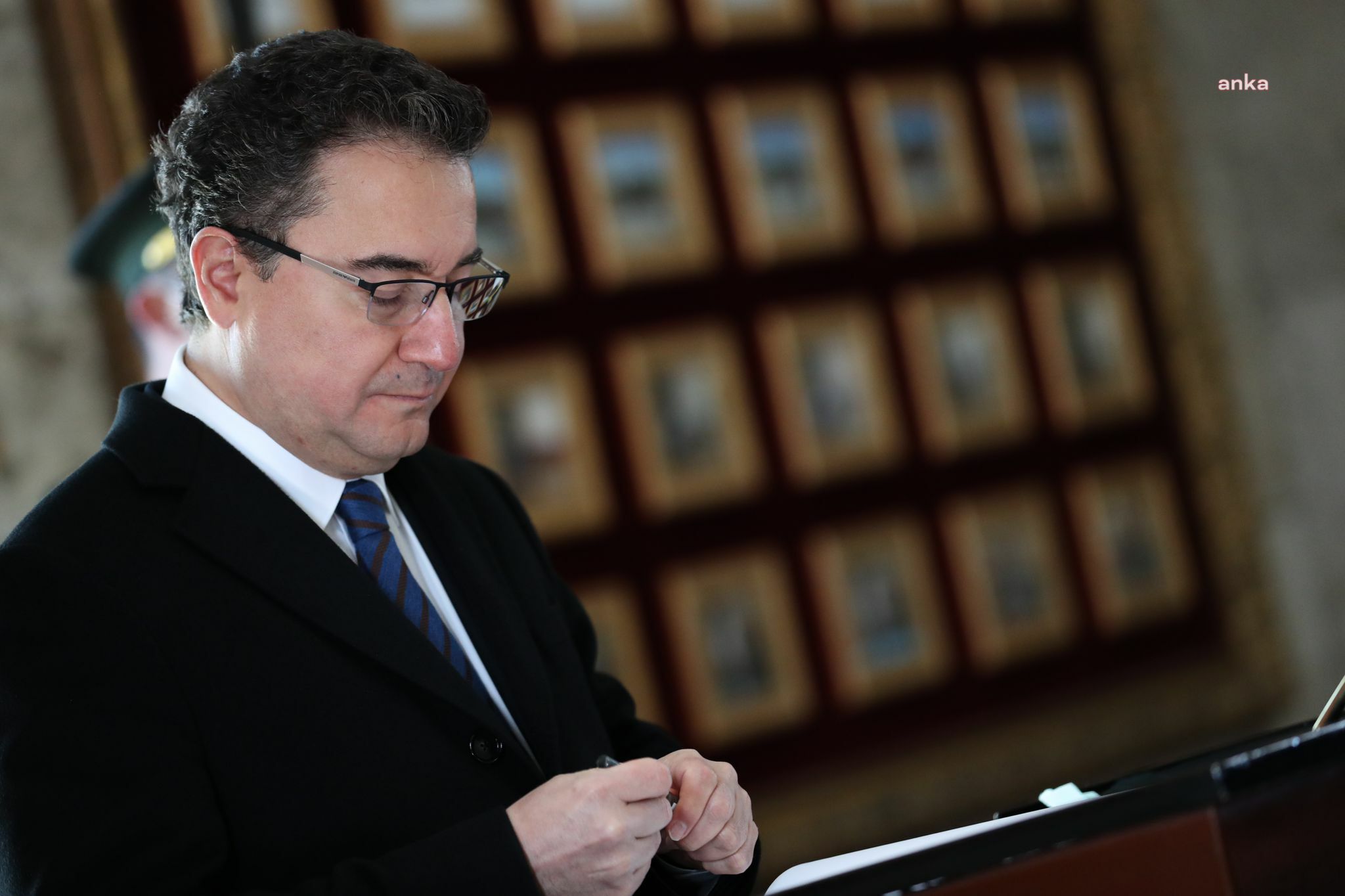 ALİ BABACAN ANITKABİR’İ ZİYARET ETTİ